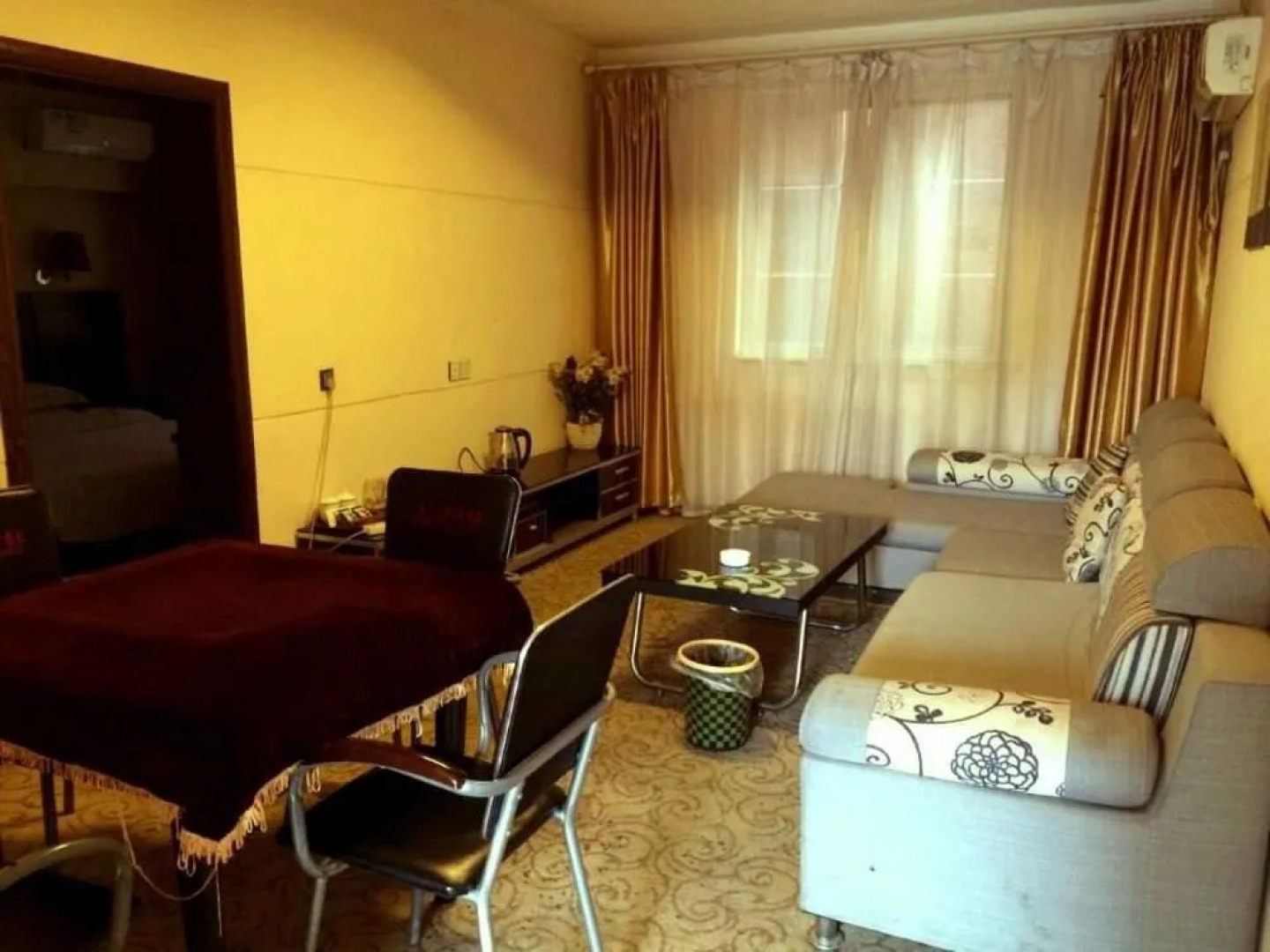 Xinyang Tianyi Express Hotel