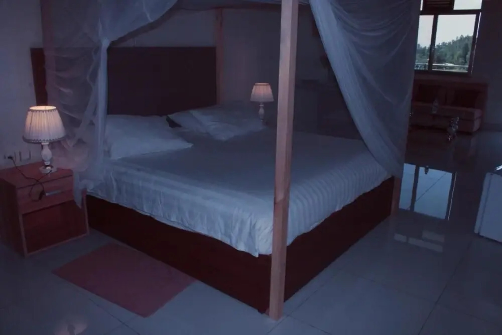 King Room With Nice Lake View - 2 People