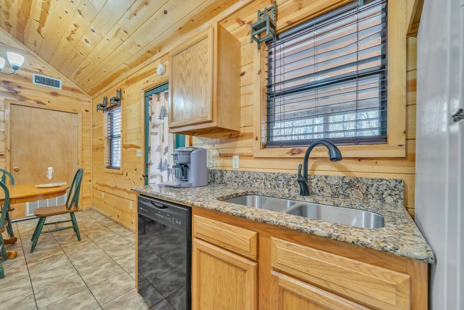 The Honeysuckle 2 Bedroom Cabin by Redawning