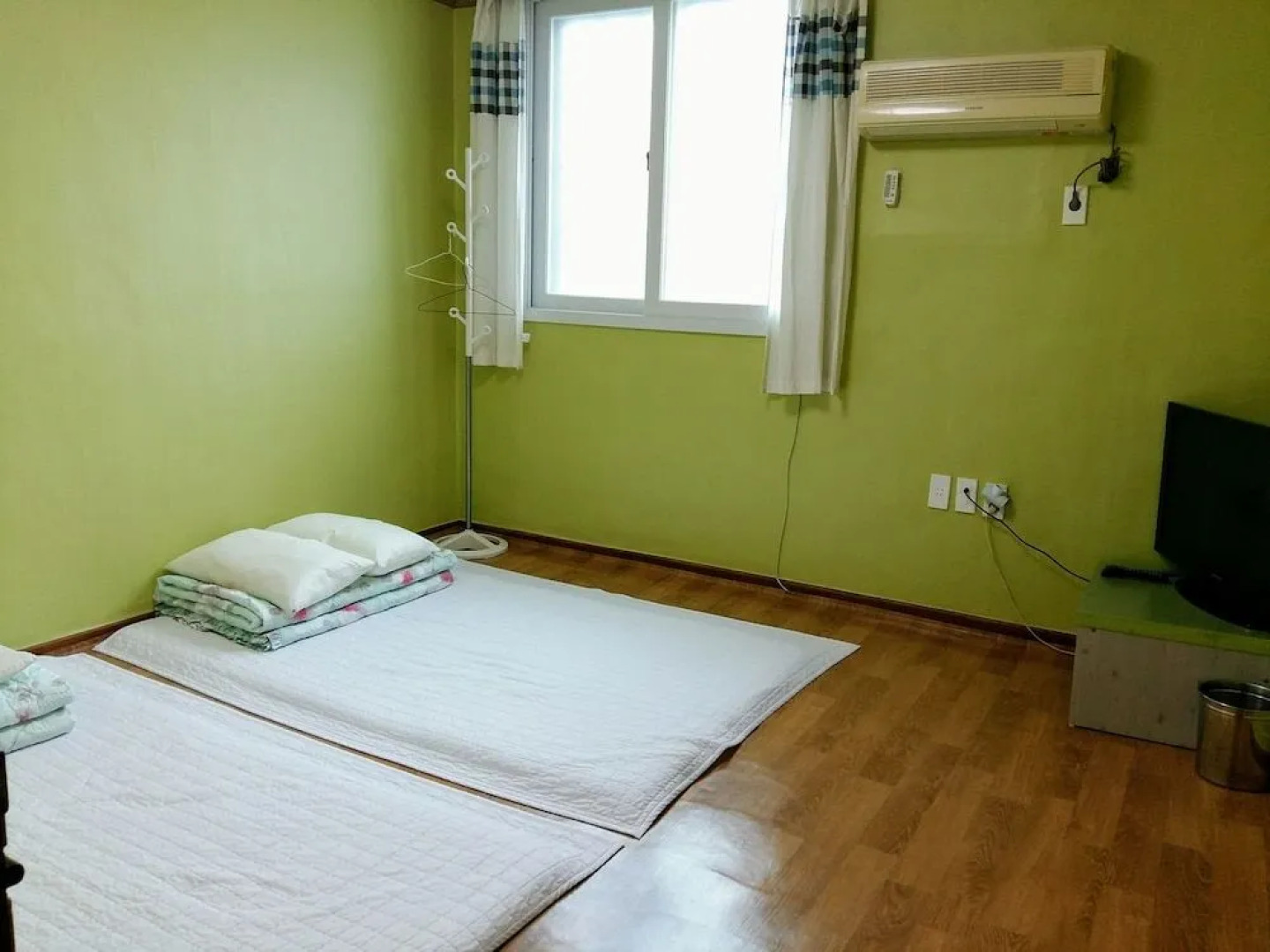 Happy Tour Guesthouse - Hostel