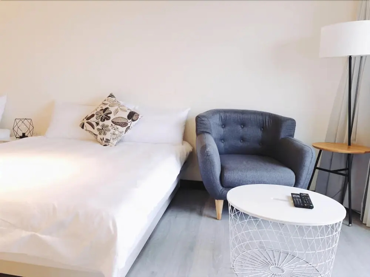 Taipei Apt.4 MRT Ximen Station Suite