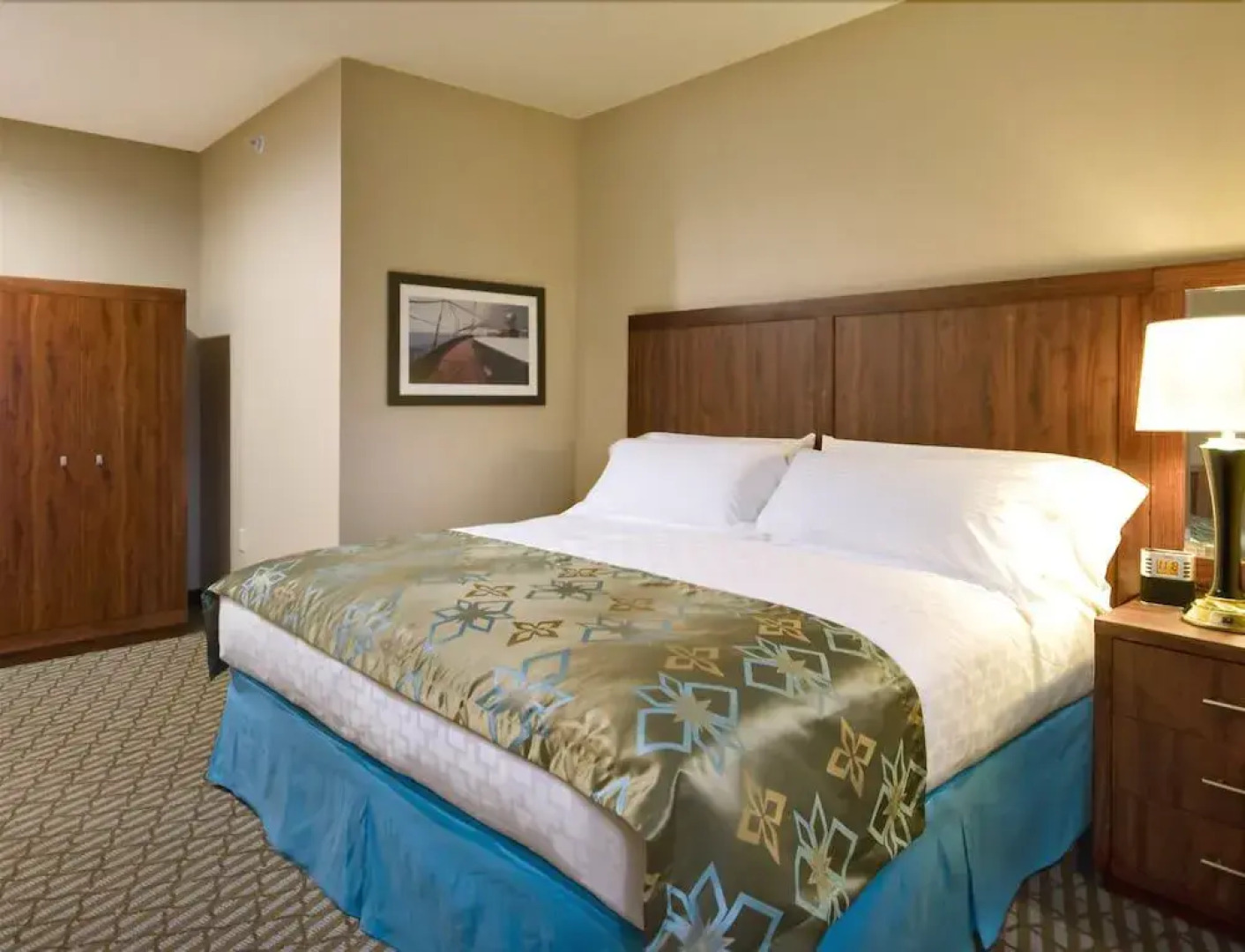 Bicycle Street Inn and Suites