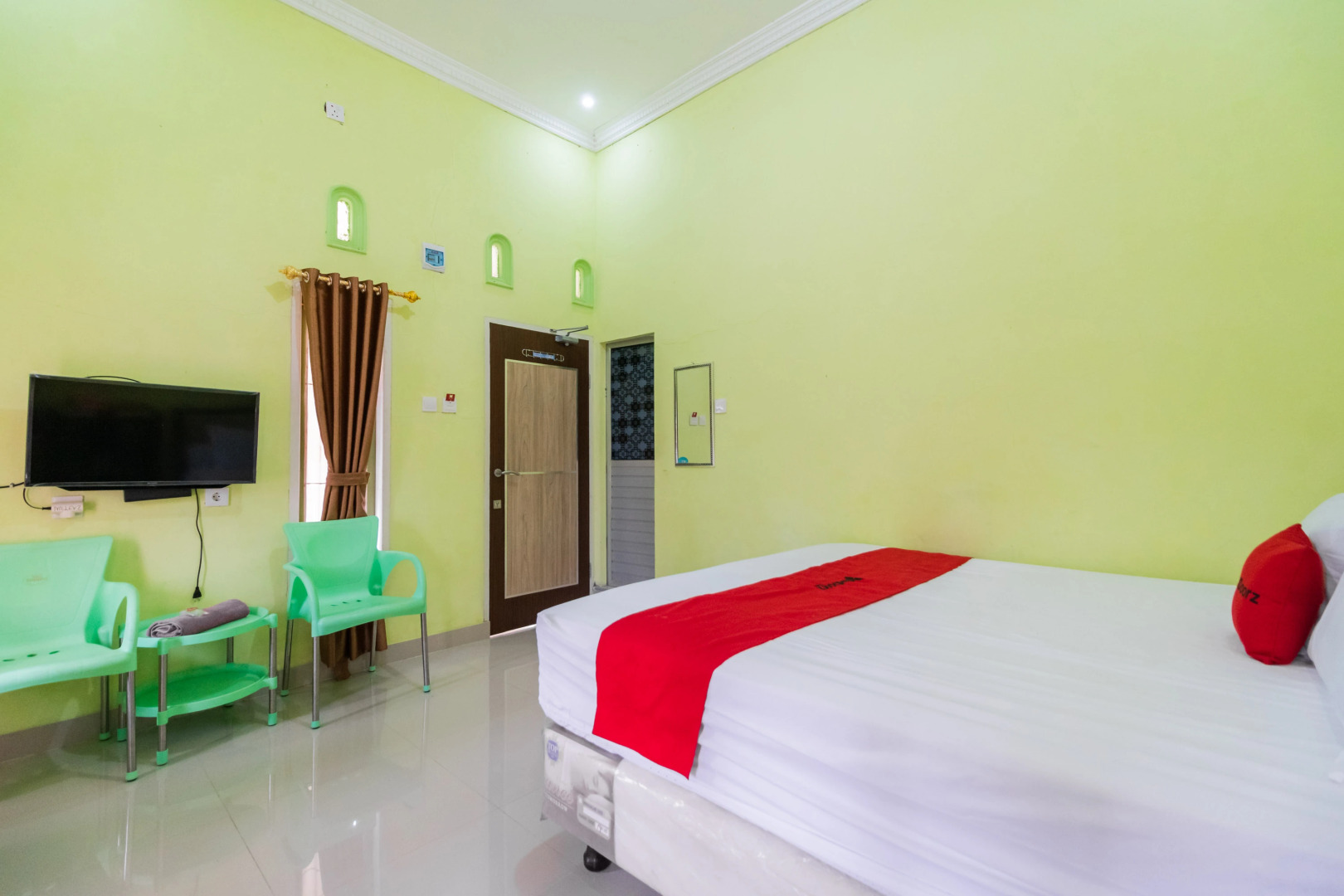 RedDoorz Syariah Near Hot Water Boom Solok Selatan