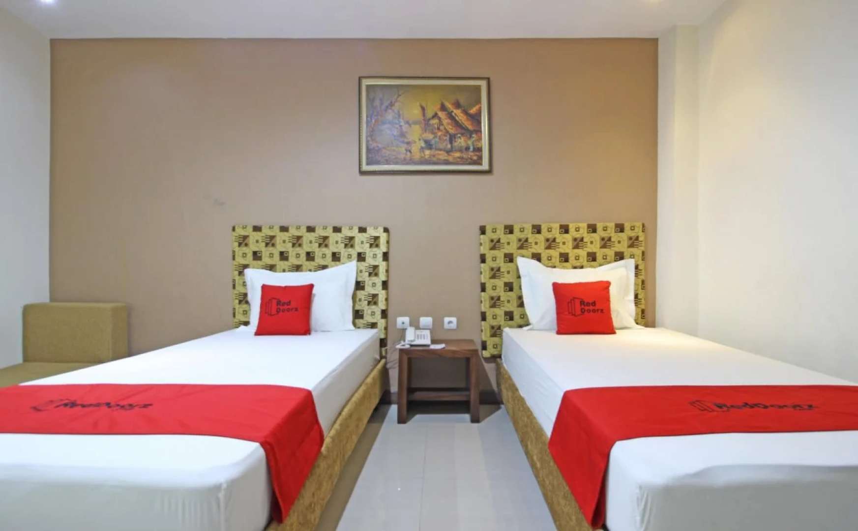 RedDoorz near UNS Solo