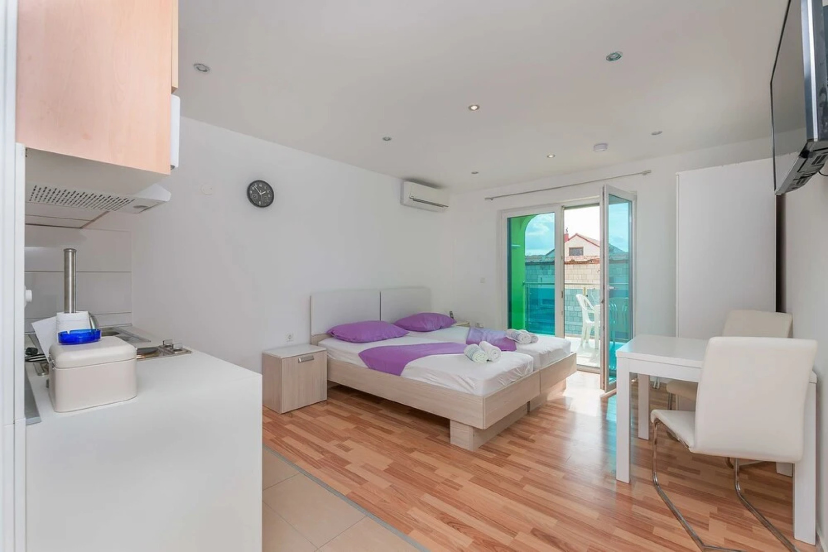 Apartments Road star