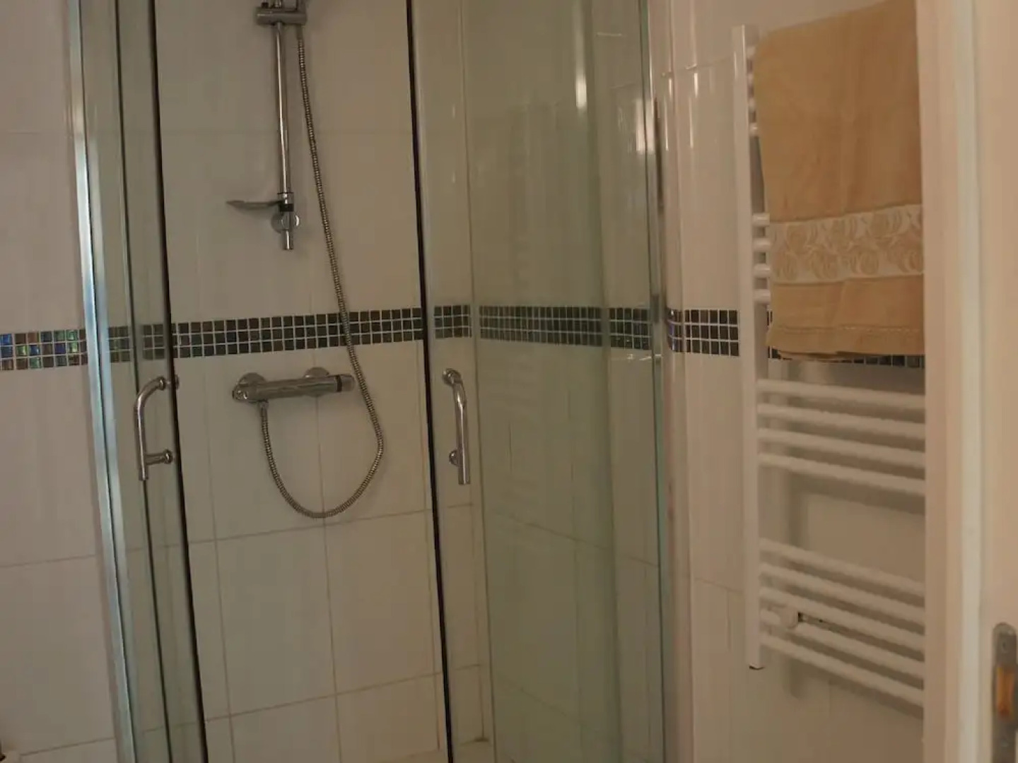 Charming Holiday Home in Régusse, Provence With Terrace