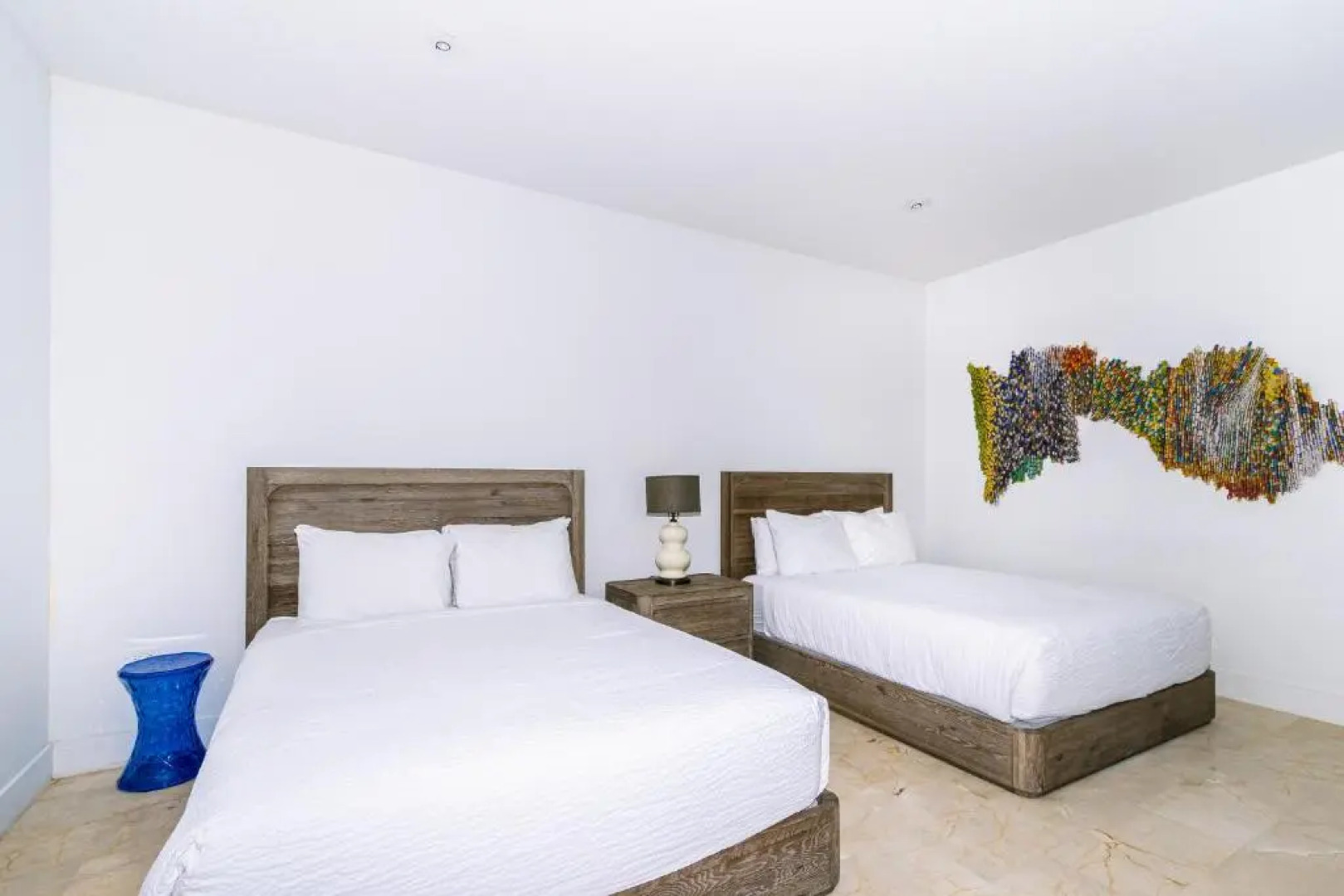 LG Smith Boulevard 558