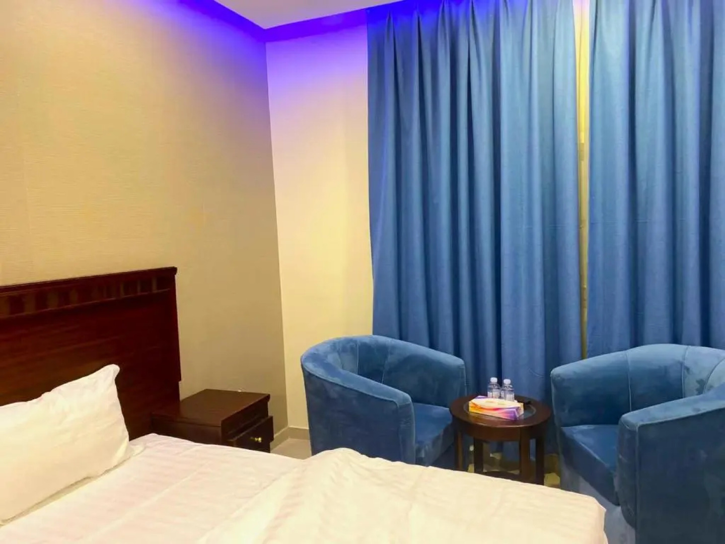 White Beach Hotel Suites