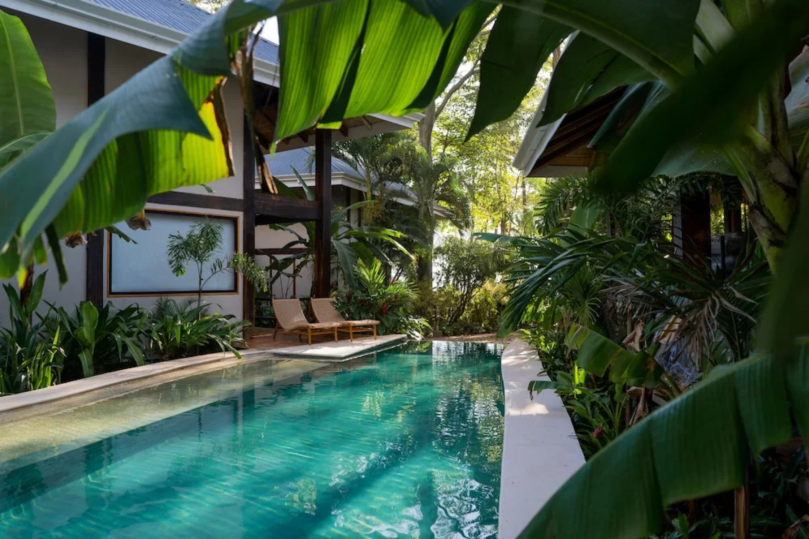 Blue Mist Hotel & Beach Club