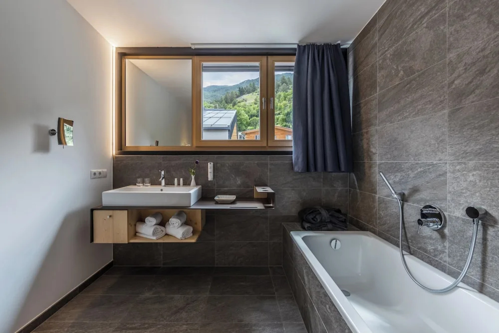 Maraias Luxury Suites & Apartments