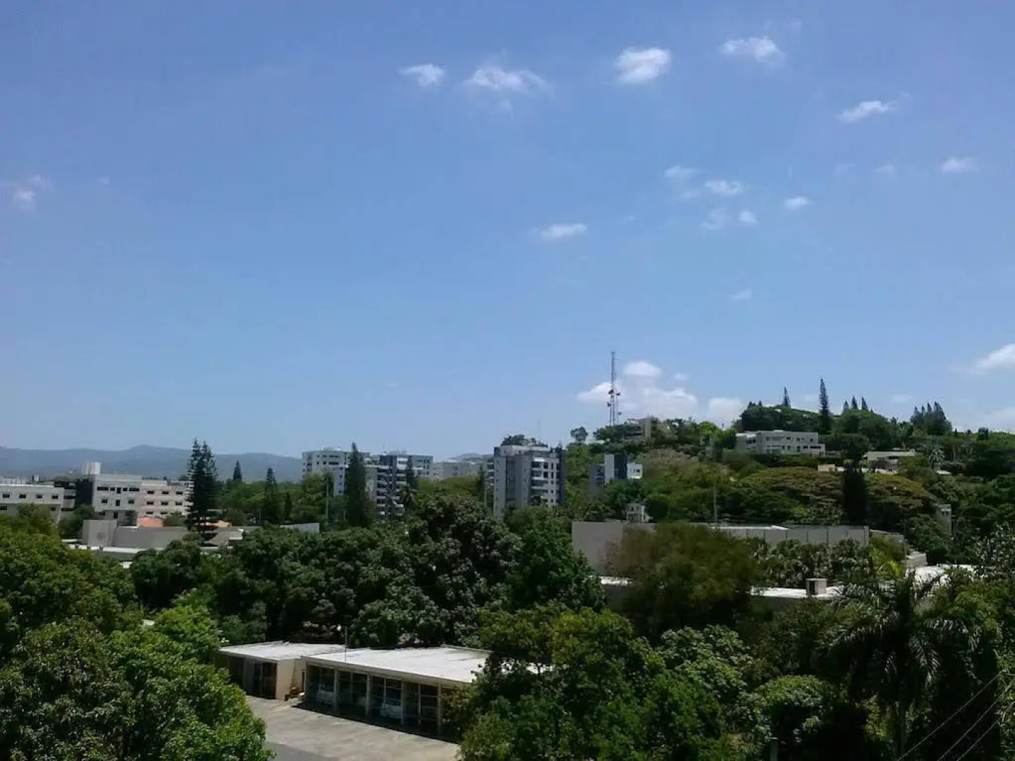 Aparta Hotel Jardines Metropolitanos