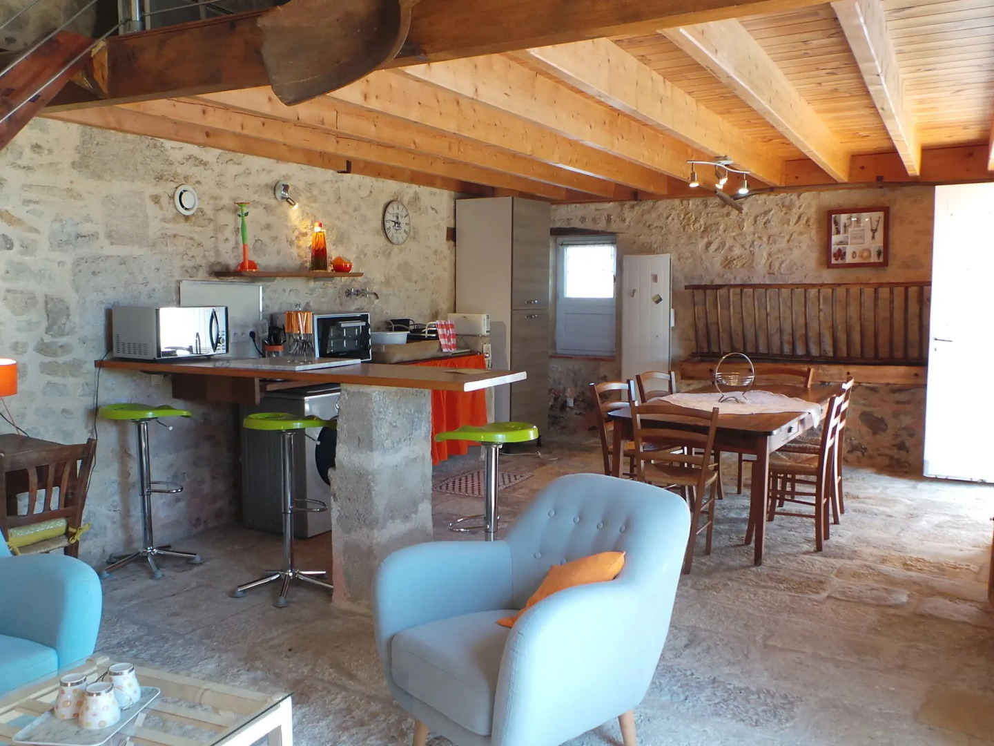 Stone House in a Vineyard, With Swimming Pool, Near Bordeaux