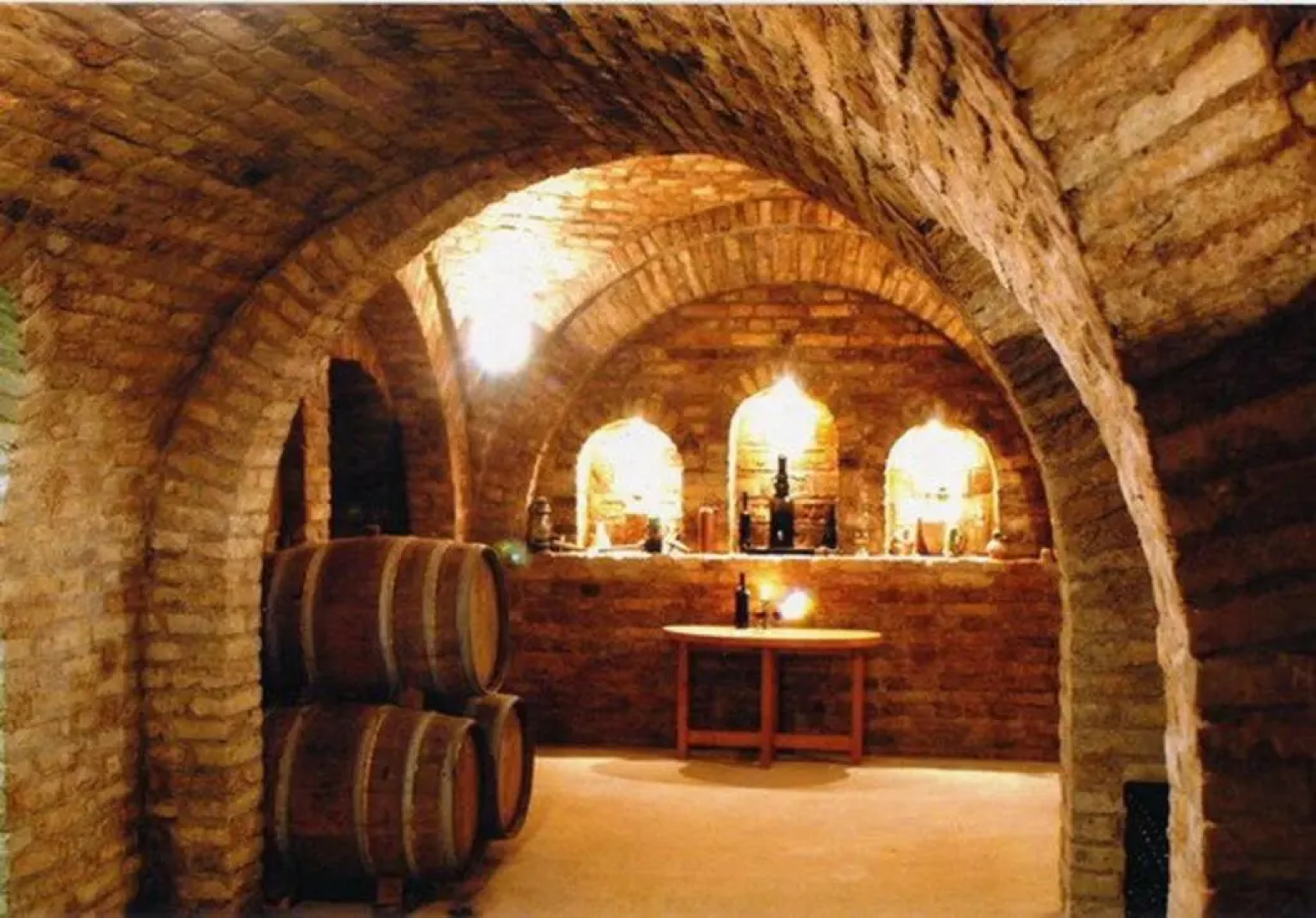 Sárosdi Pince és Panzió