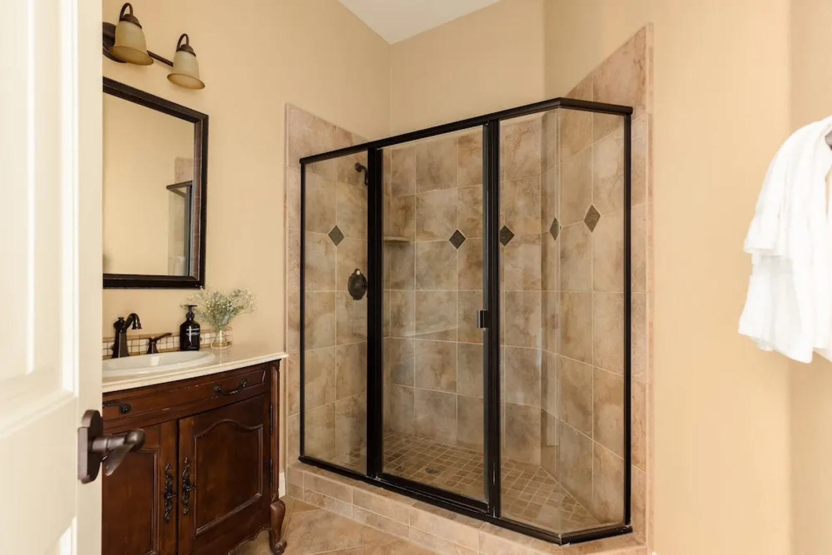 Zinfandel by Avantstay Wine Country Estate w/ Pool & Mini-golf