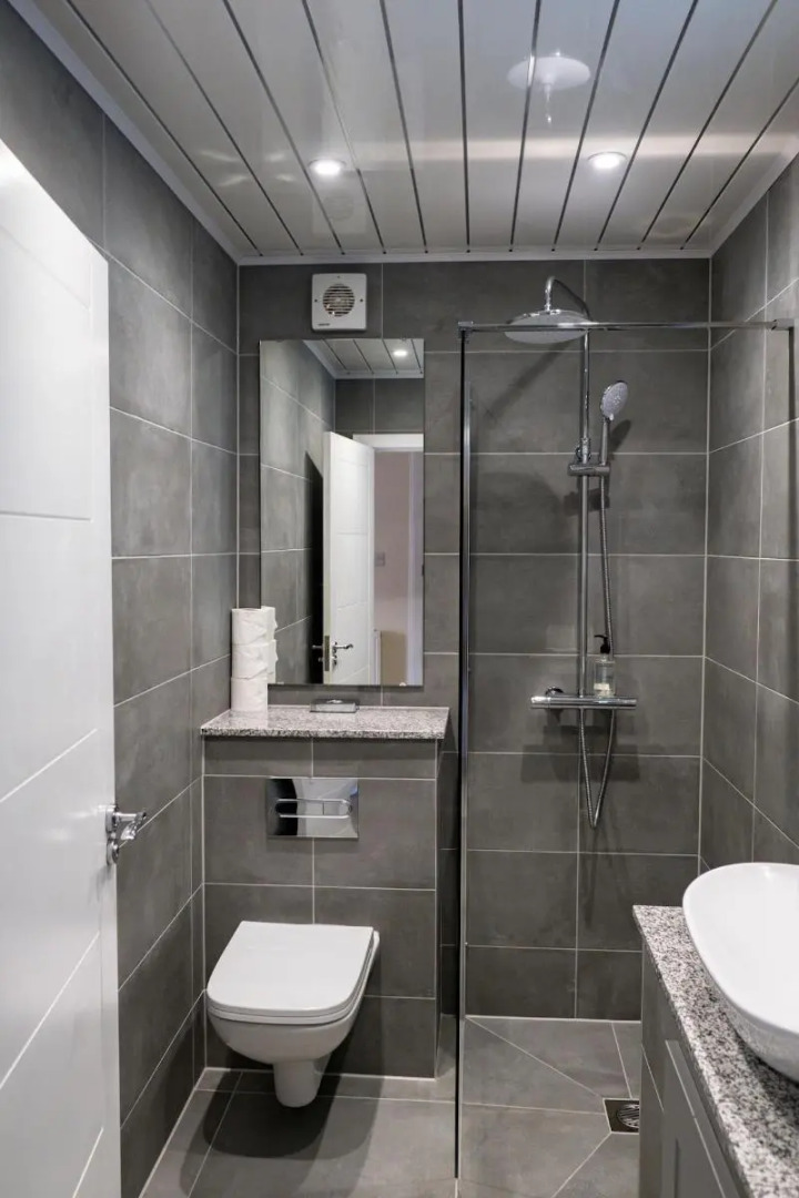 Corran House Guest House & Hostel