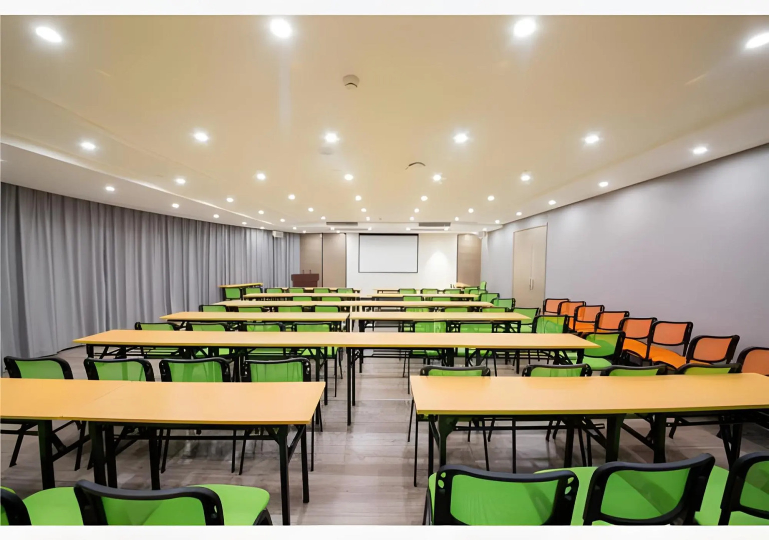 Echarm Hotel Qingyuan Stadium Branch