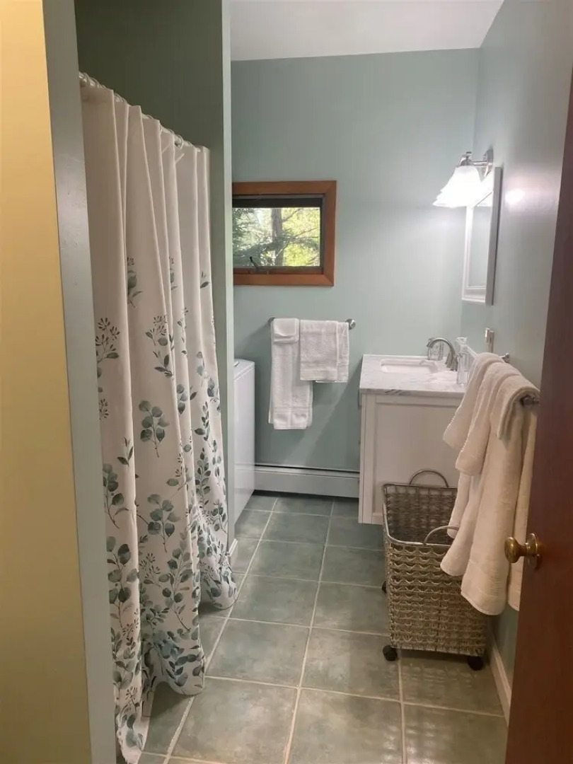 Sunrise Pines Limit 6 2 Bedroom Cottage by RedAwning