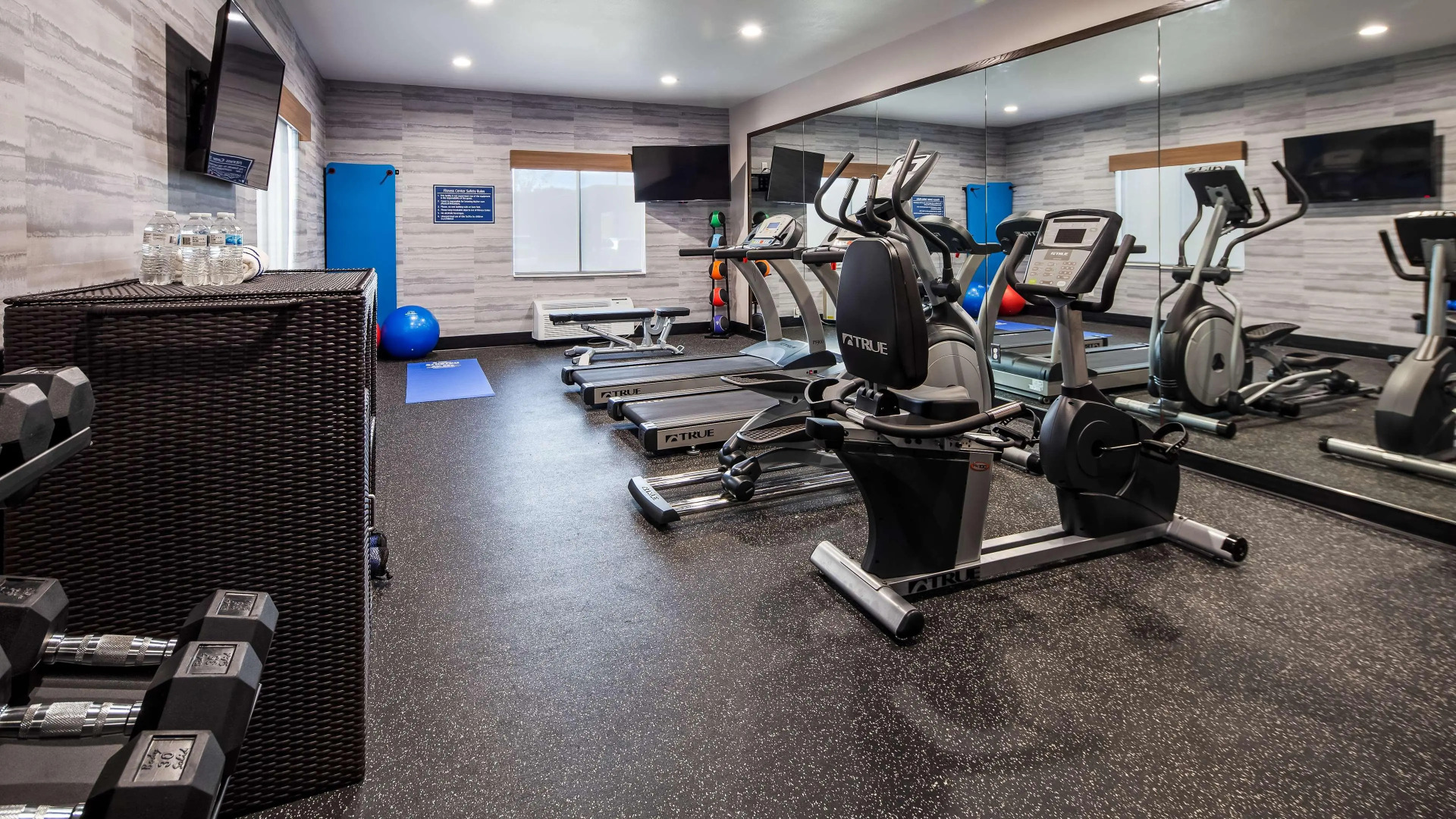 Best Western Plus Rama Inn & Suites