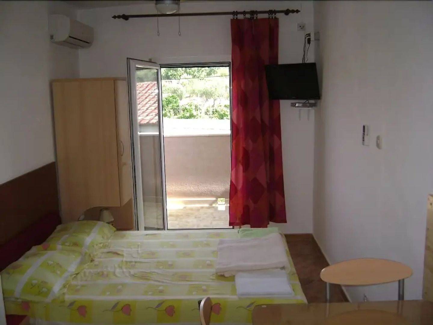 Apartments Tomi Sućuraj