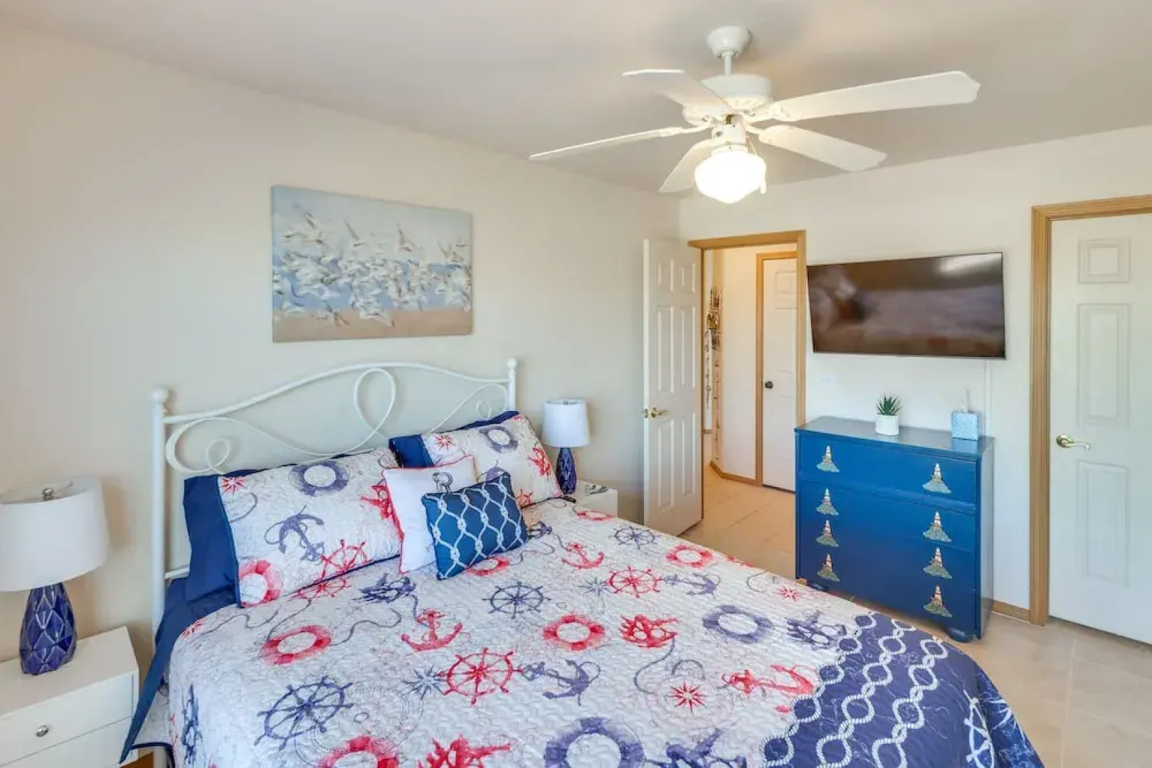 Casa Vista' Bullhead City Home w/ Patio + View!