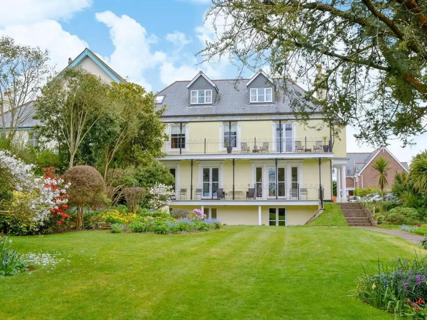 Carnethic House - One Acre View