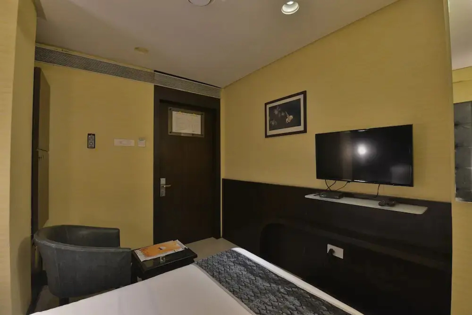 Hotel The Golden Oak Central by Citrus Prime