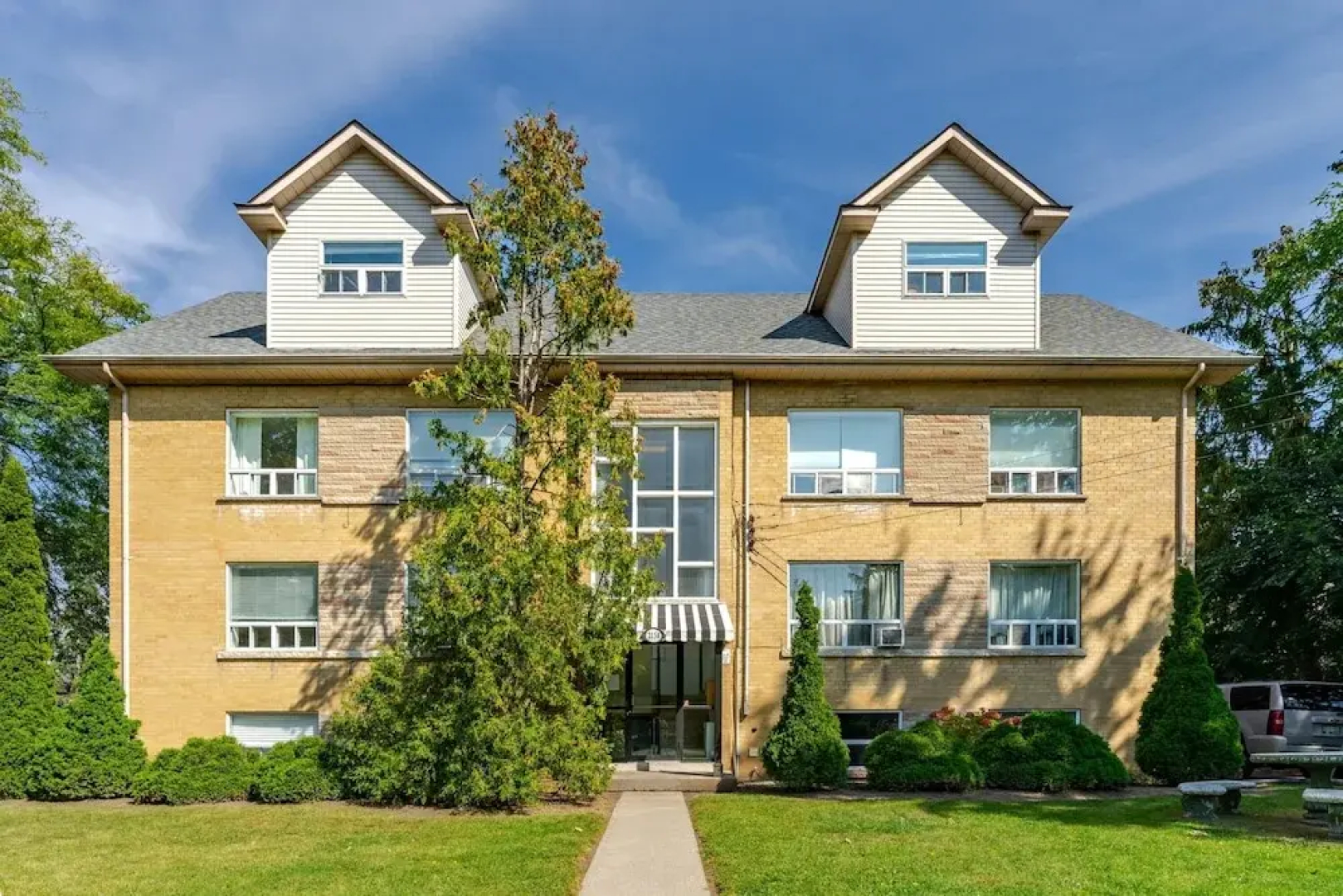 Private 2bdrm Unit With Ensuite Laundry - U5A