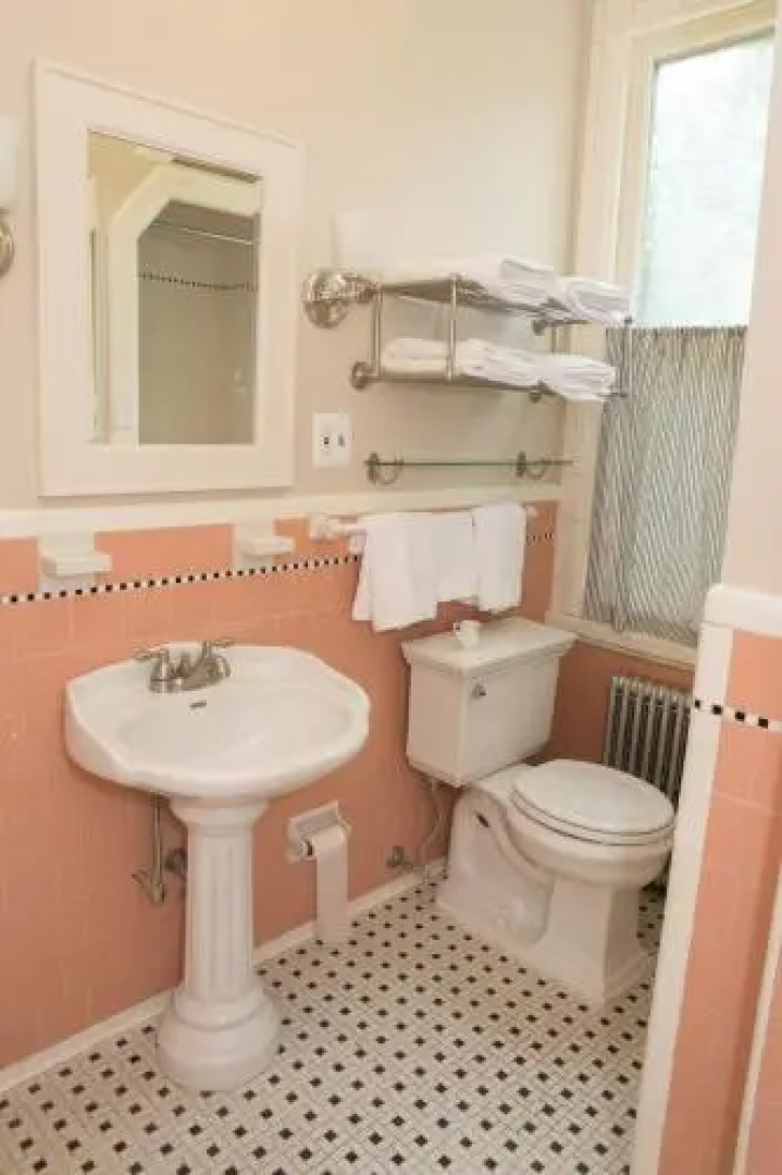 Frederick Inn Bed And Breakfast