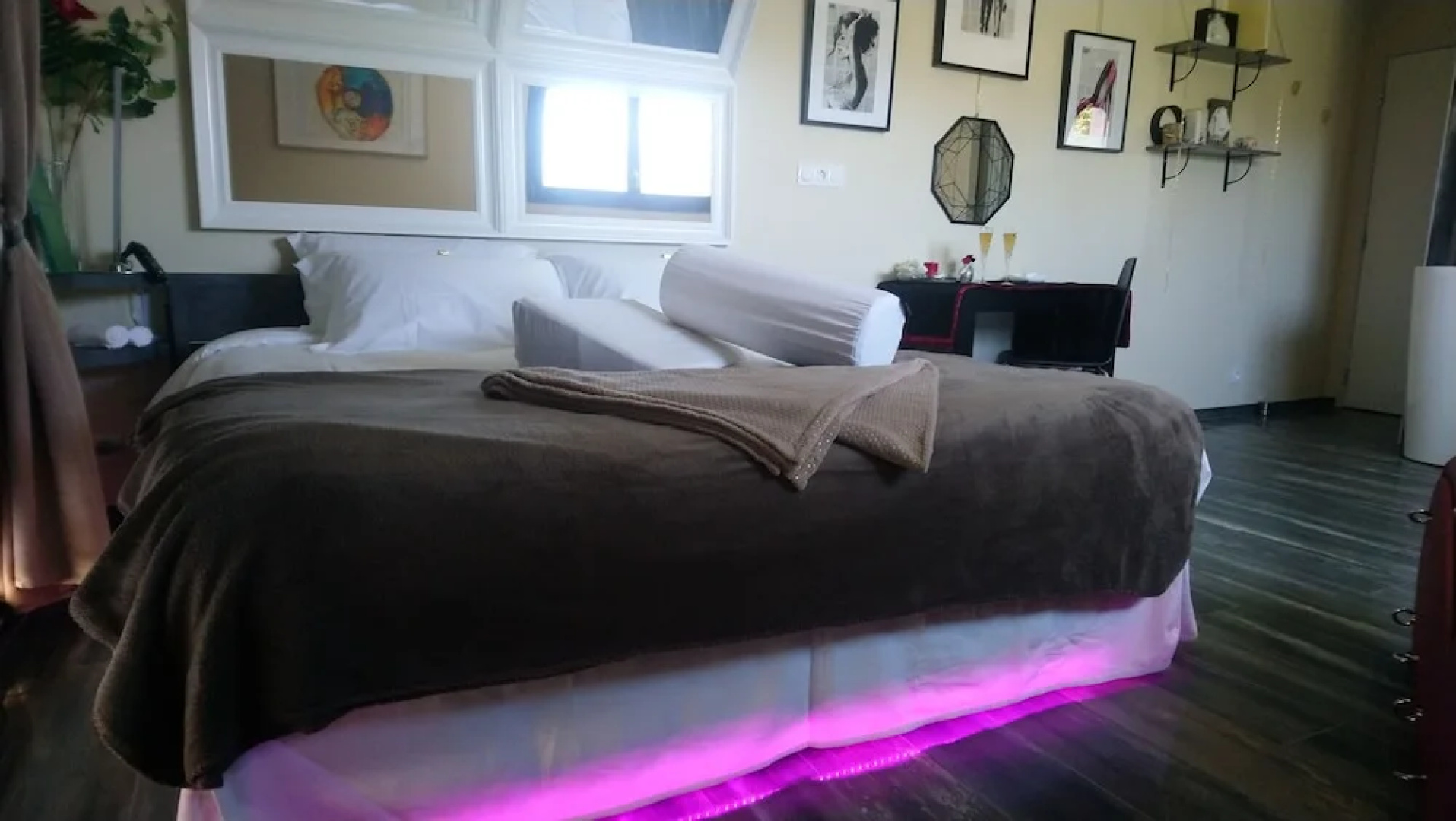 EpicuRooms - Maison d'Hôtes Romantique - Chambres à thème