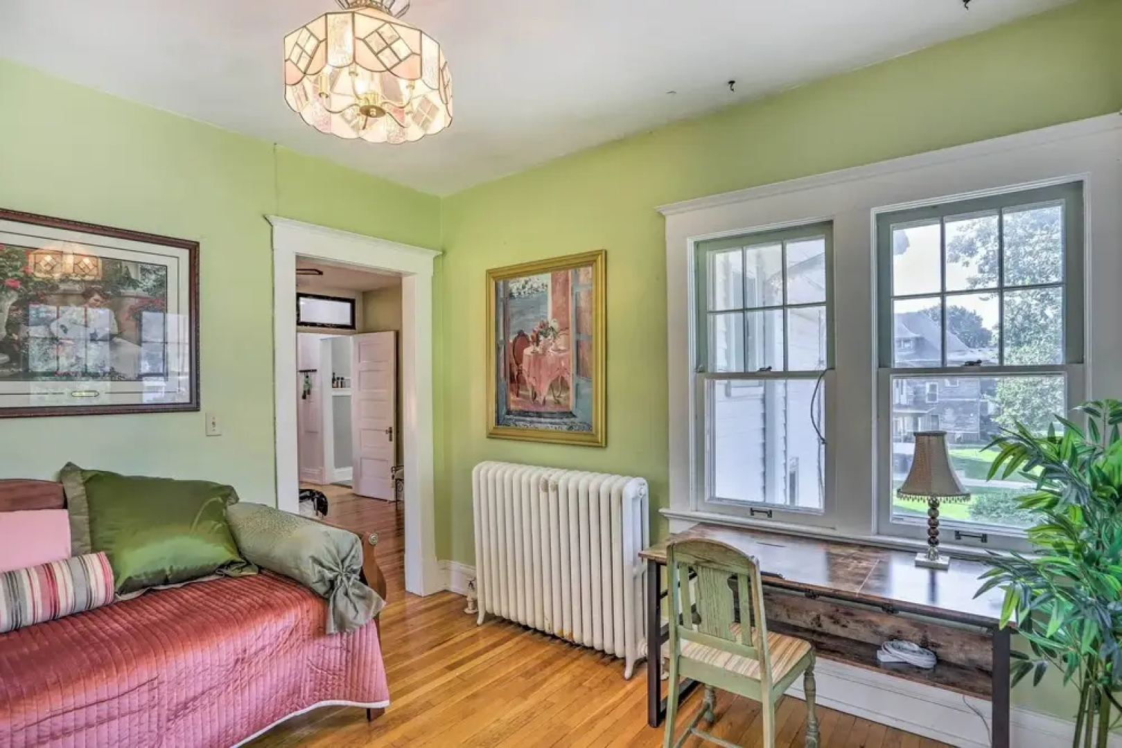 Historic Regal Retreat ~ 2 Mi to Dtwn Toledo!