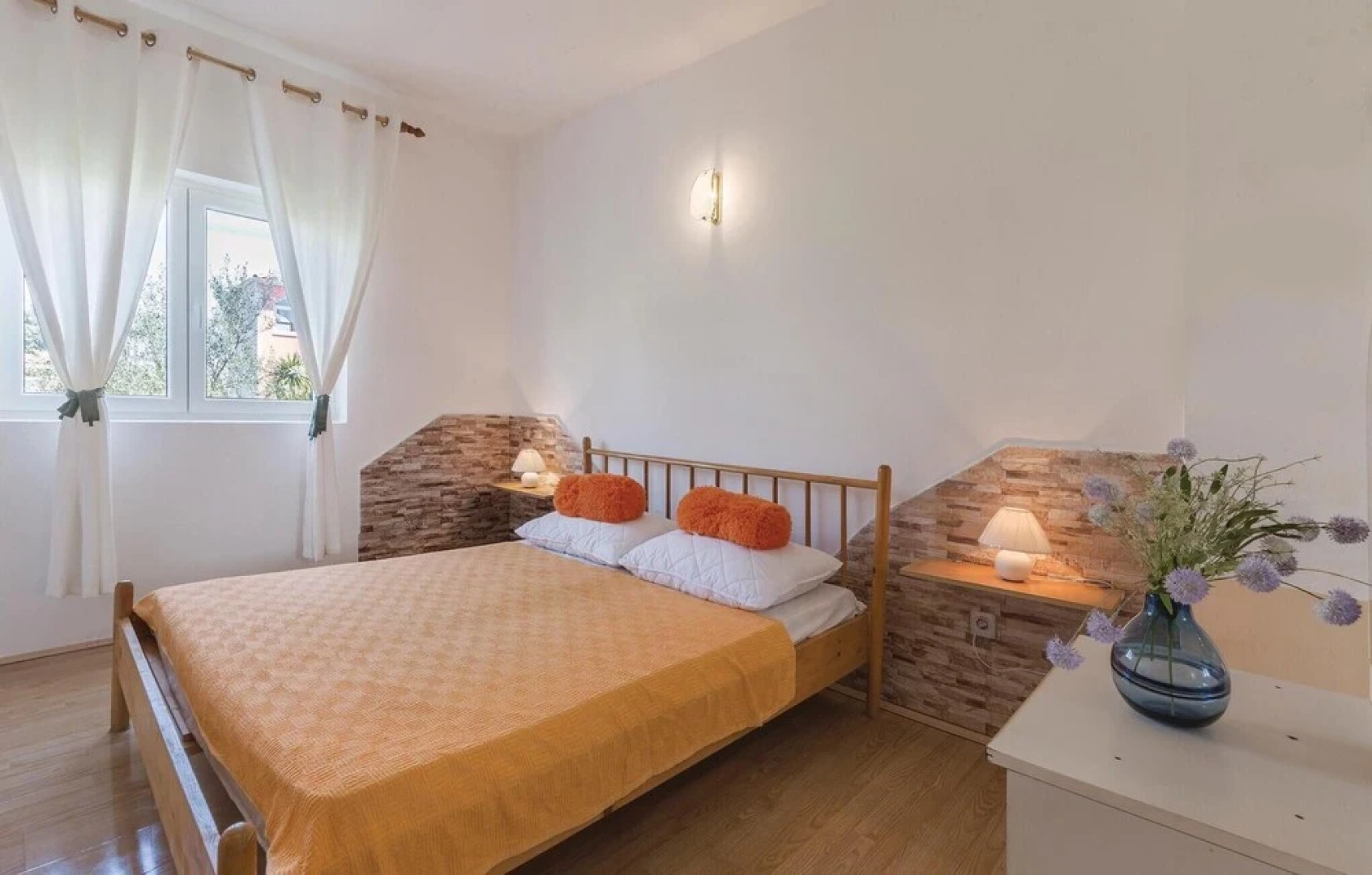 Nice Home in Liznjan With Wifi and 3 Bedrooms