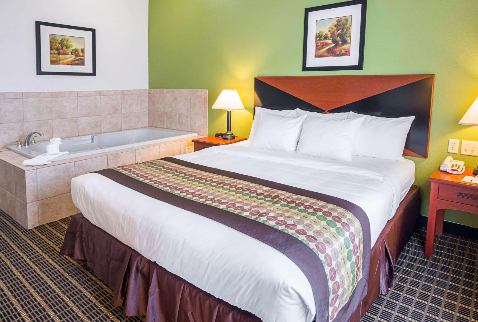 Clarion Inn & Suites Weatherford South