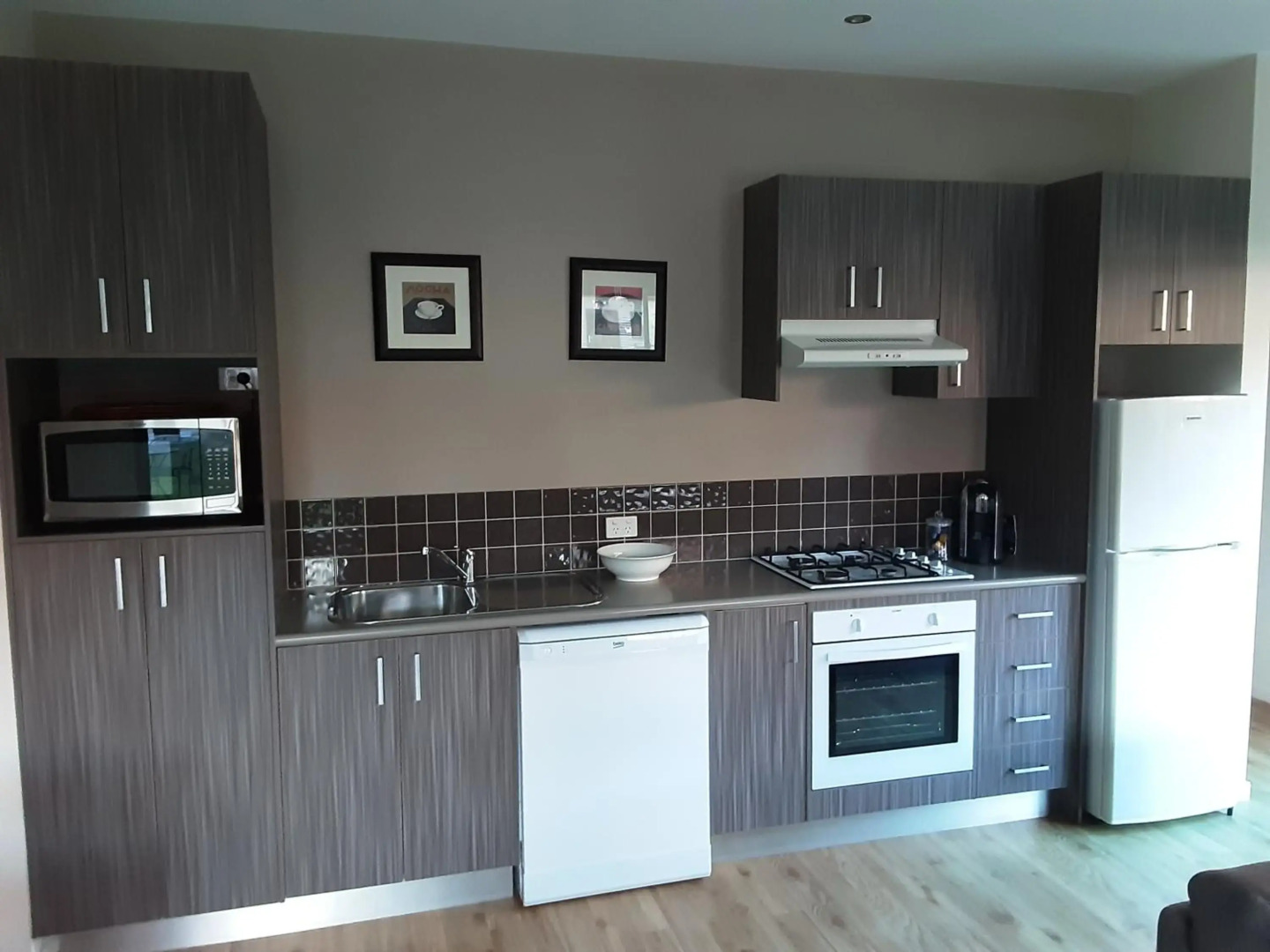 Adelphi Apartment 2- Poolside or Apartment 2A- King Studio