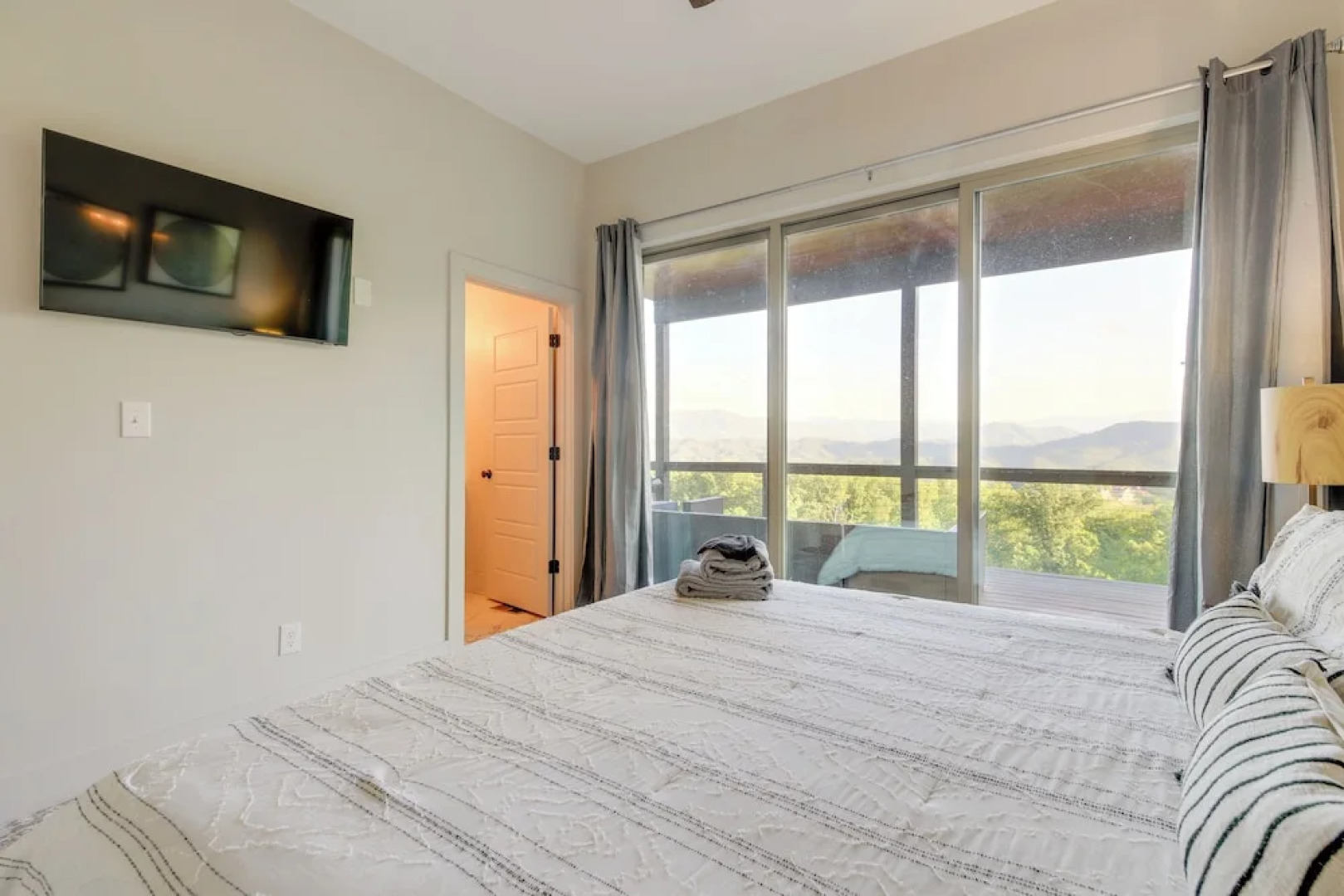 Sevierville Home w/ Hot Tub + Game Room!