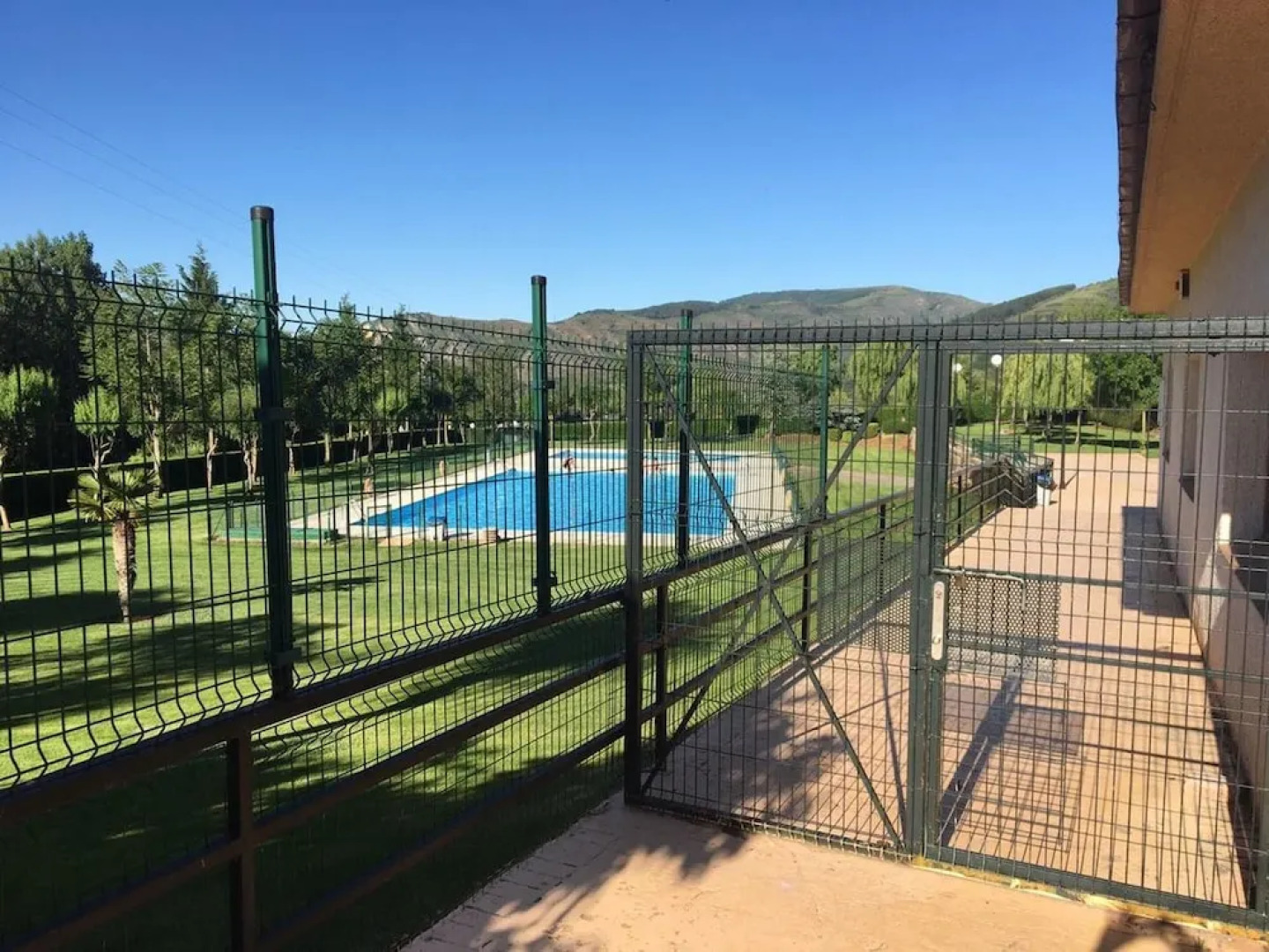 Apartment With 2 Bedrooms in Zorraquín, With Private Pool and Wifi Near the Slopes