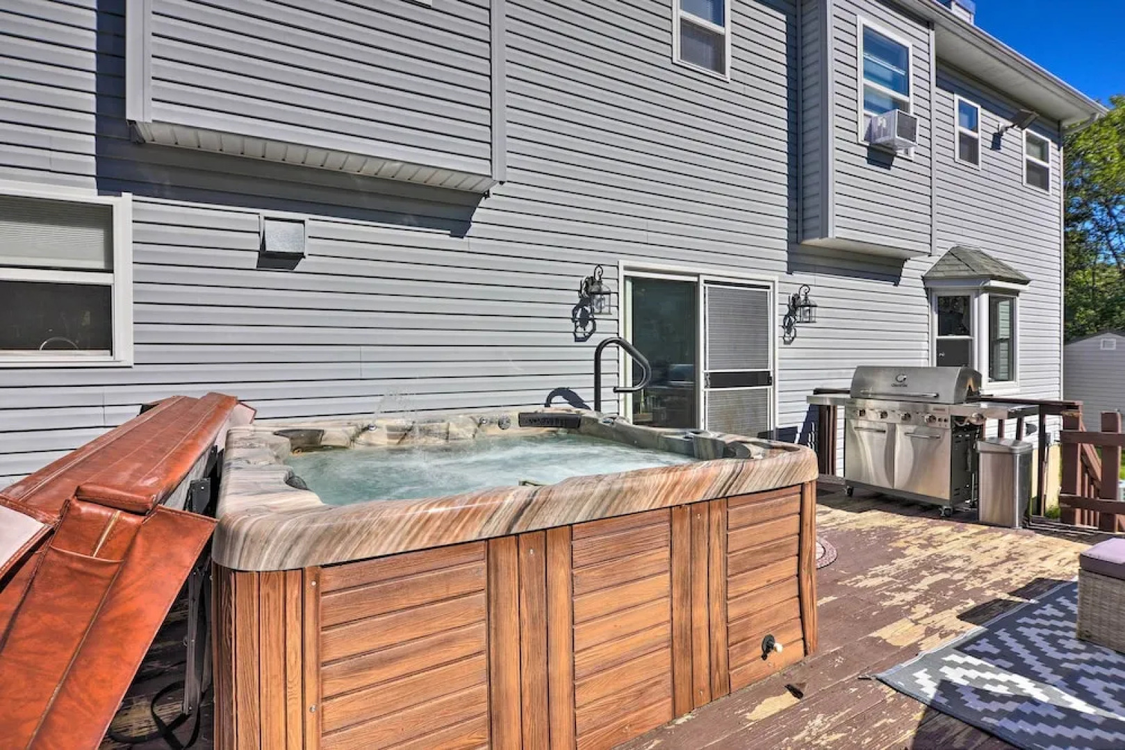 Poconos Escape w/ Hot Tub & Fire Pit