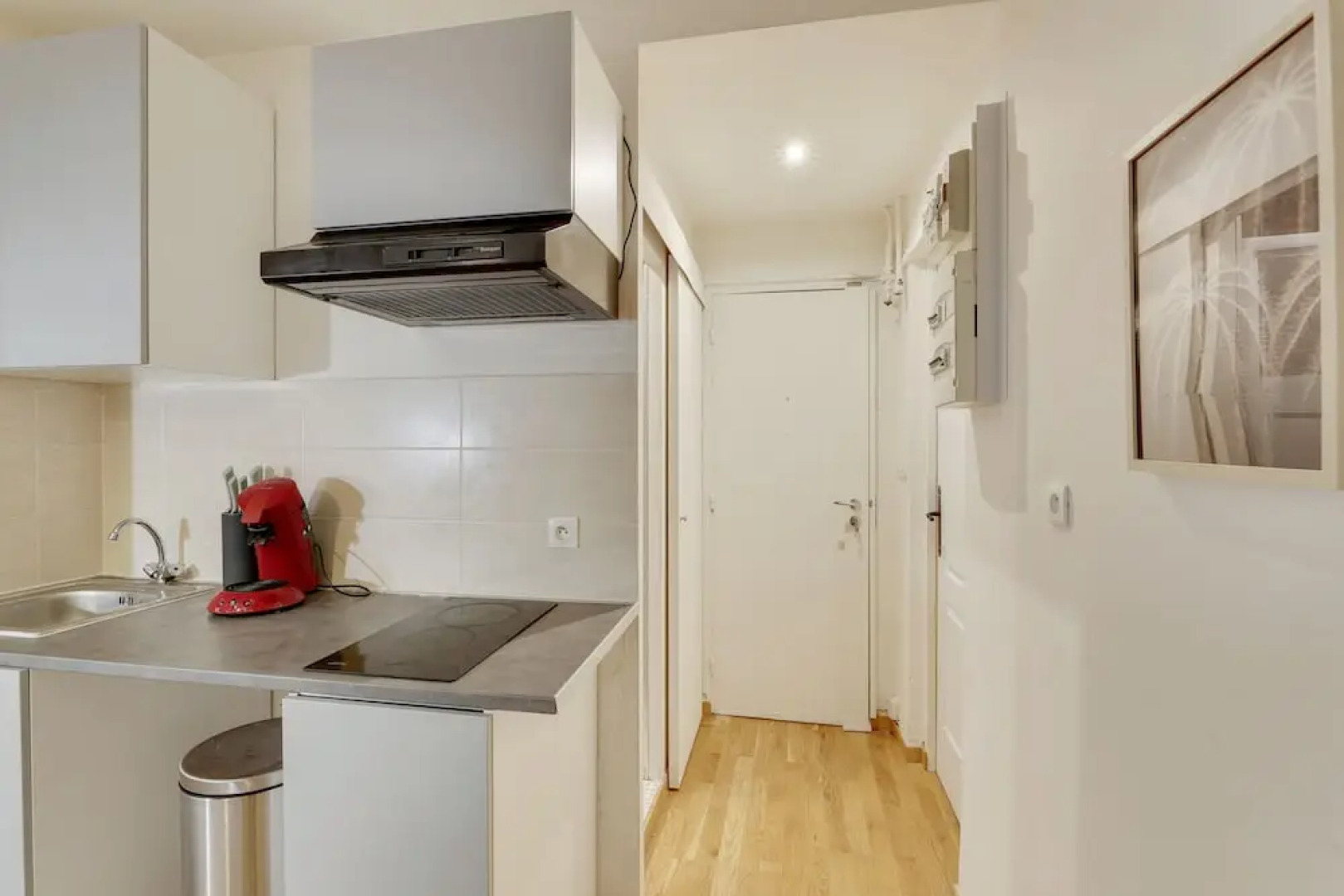 T2 4 People Near Paris Vincennes