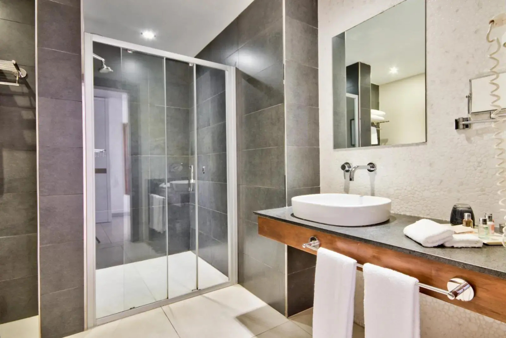 The George, Urban Boutique Hotel