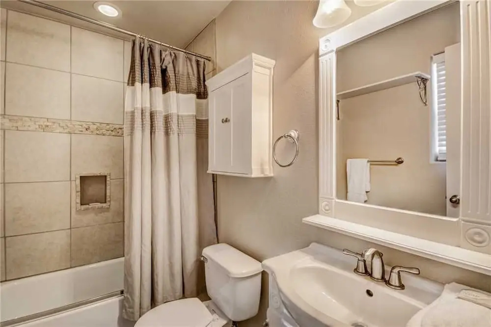 Treetop - Two Bedroom Cabin