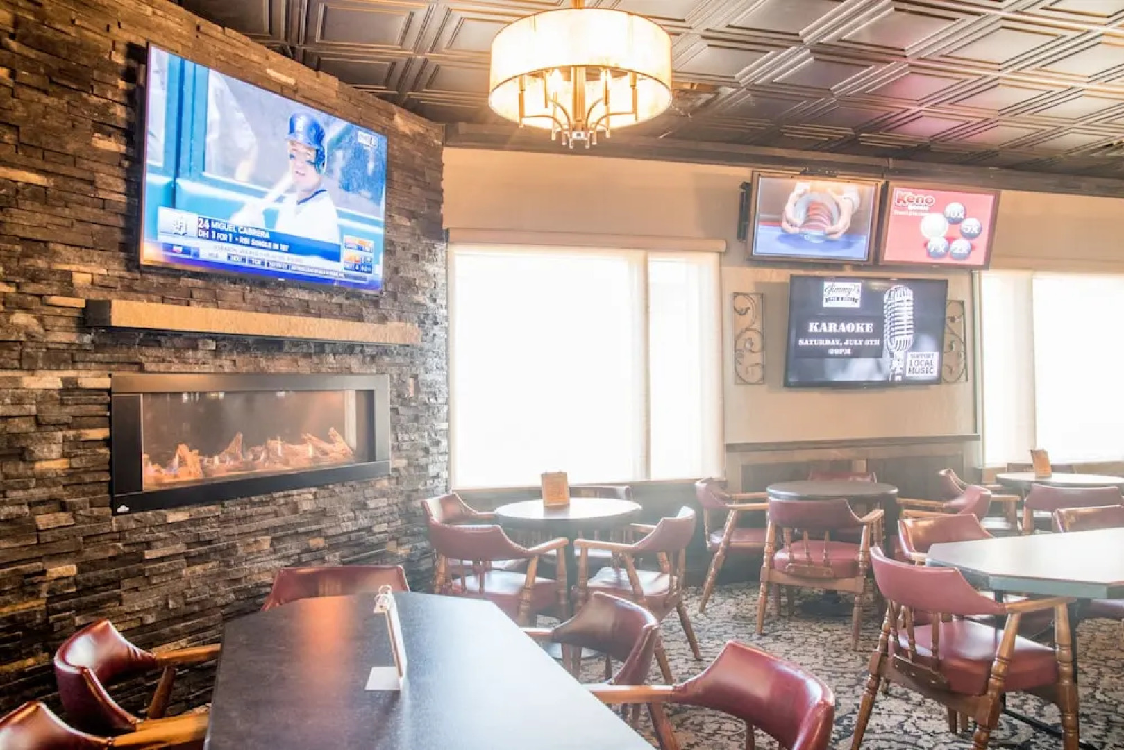 Creston Hotel & Suites