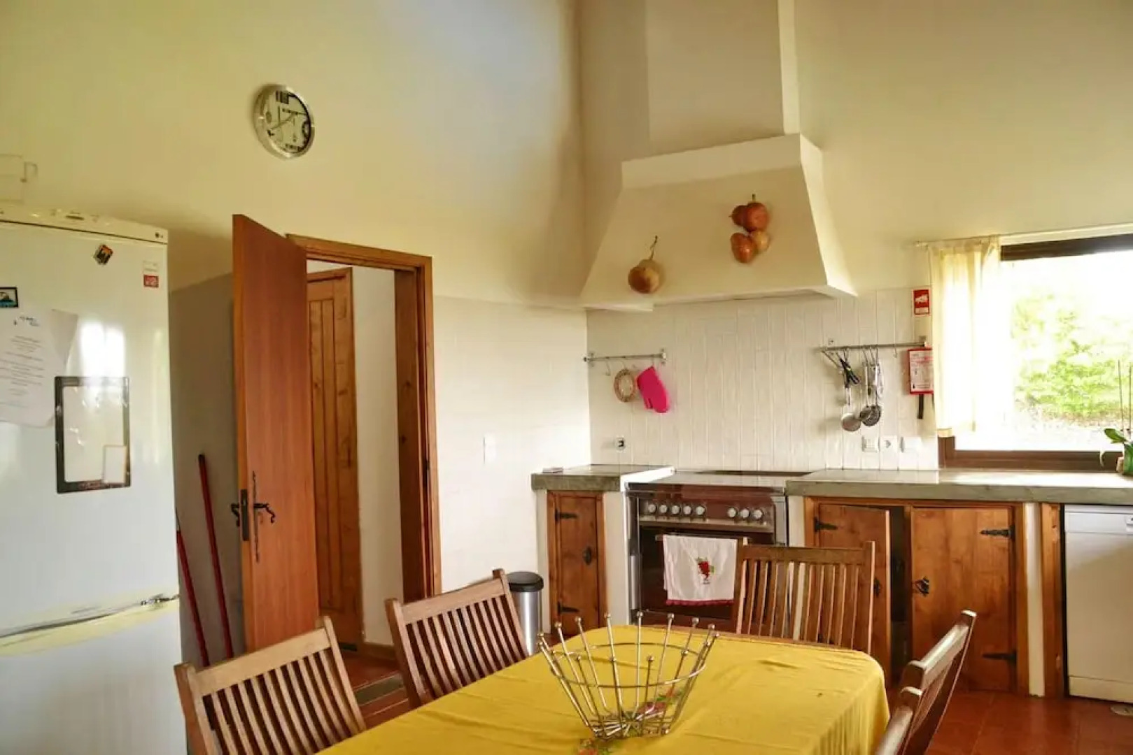 Villa With 4 Bedrooms in Fenais da Luz, With Wonderful sea View, Priva