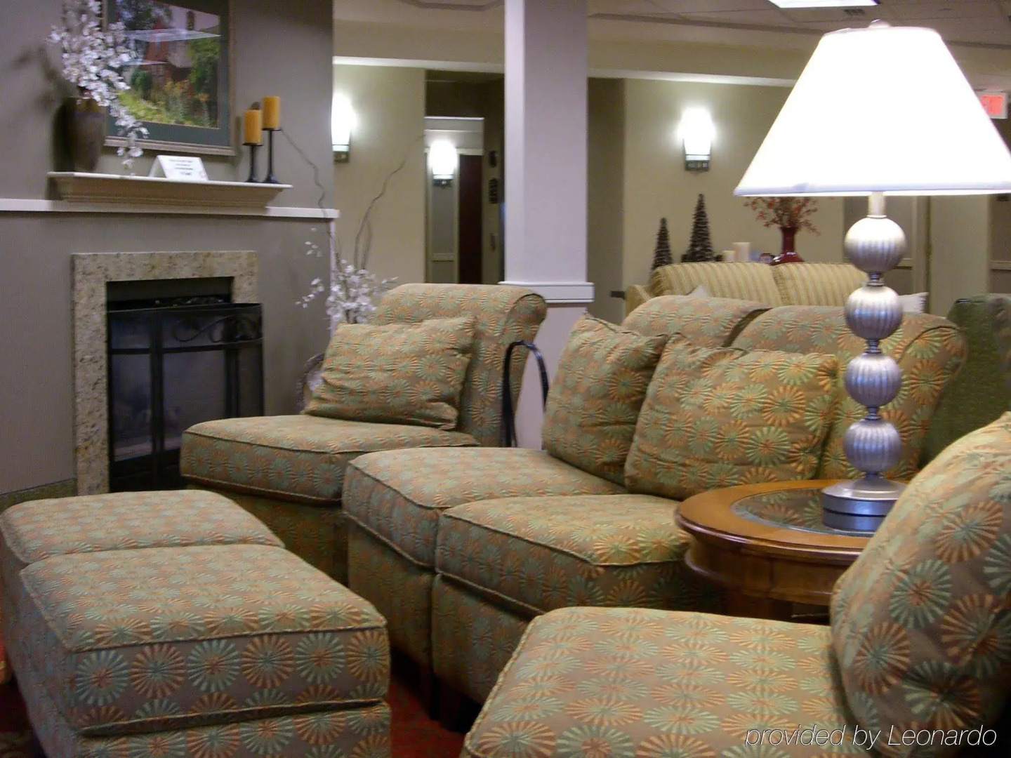 Holiday Inn Express & Suites Bradley Airport by IHG