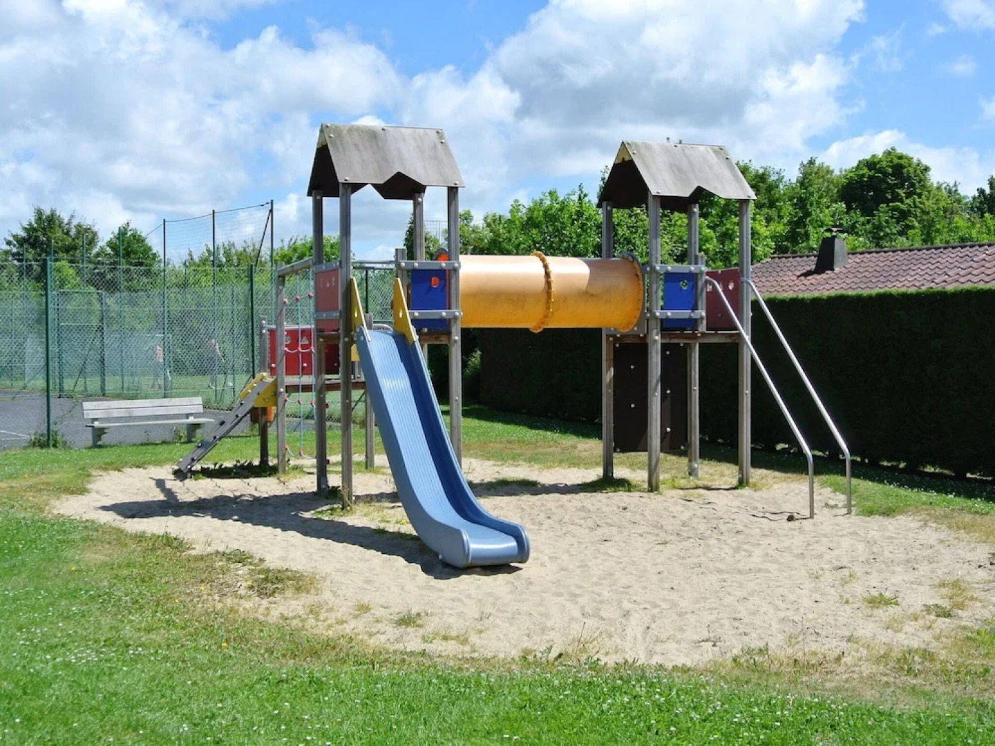 Tidy Cottage With Terrace, not far From De Panne