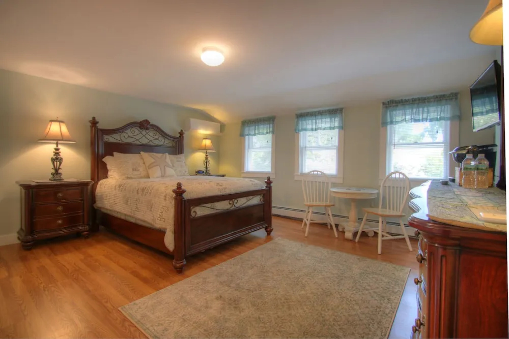 The Tern Inn Bed & Breakfast and Cottages