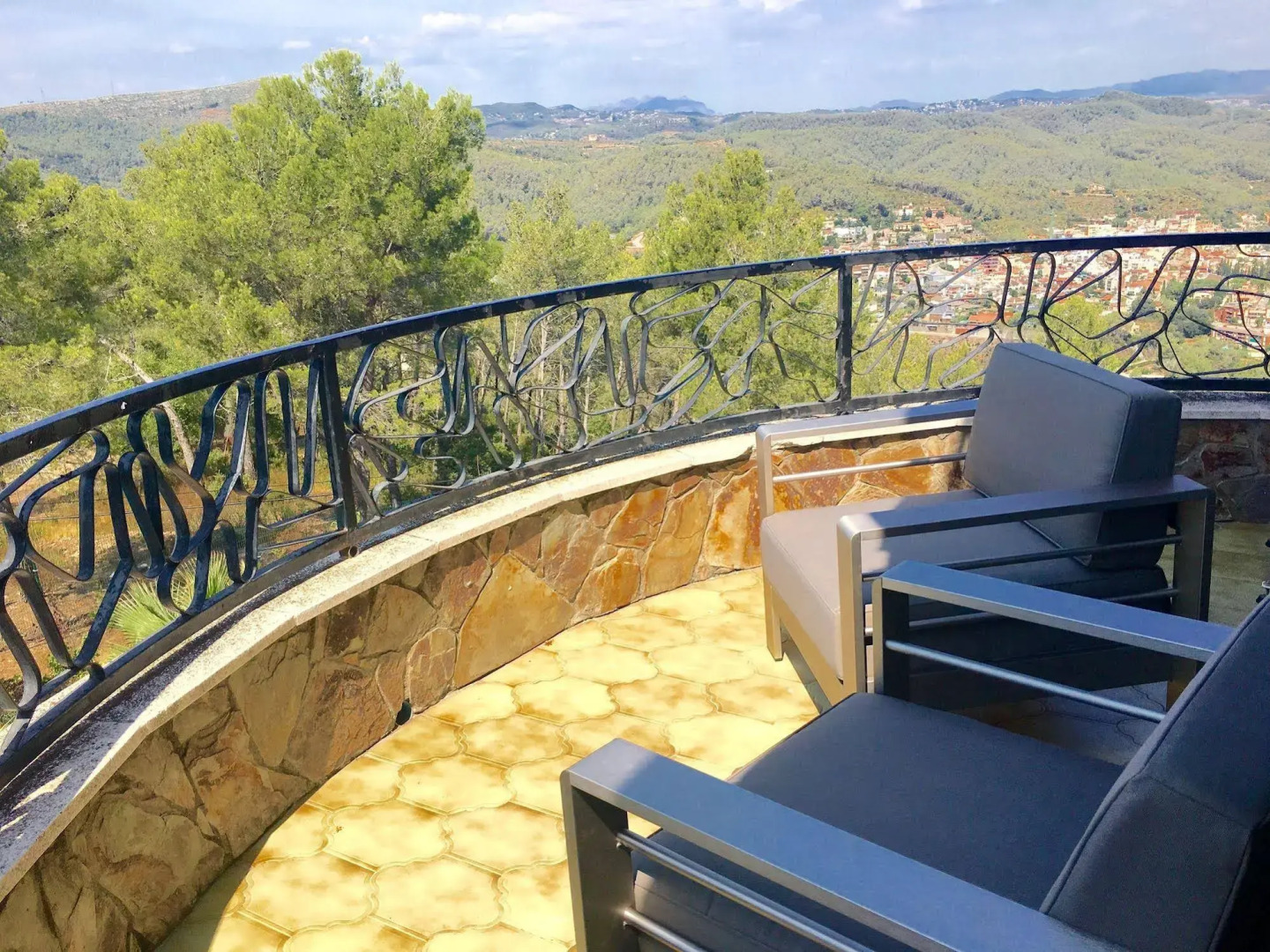 Отель El Petit Mirador