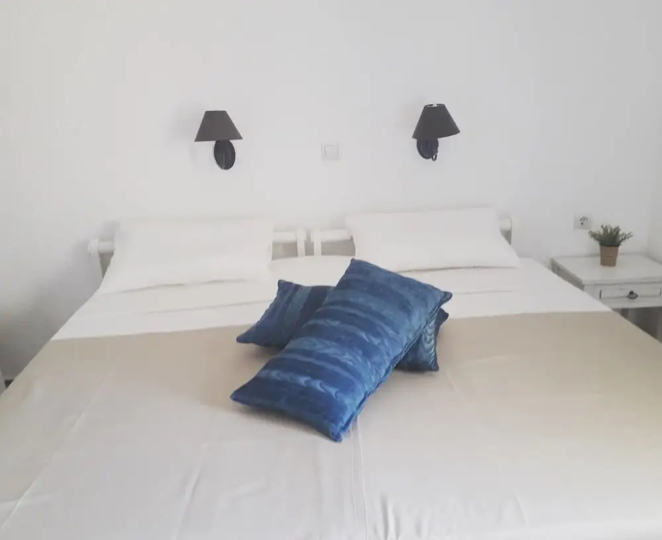 Elounda George Studios