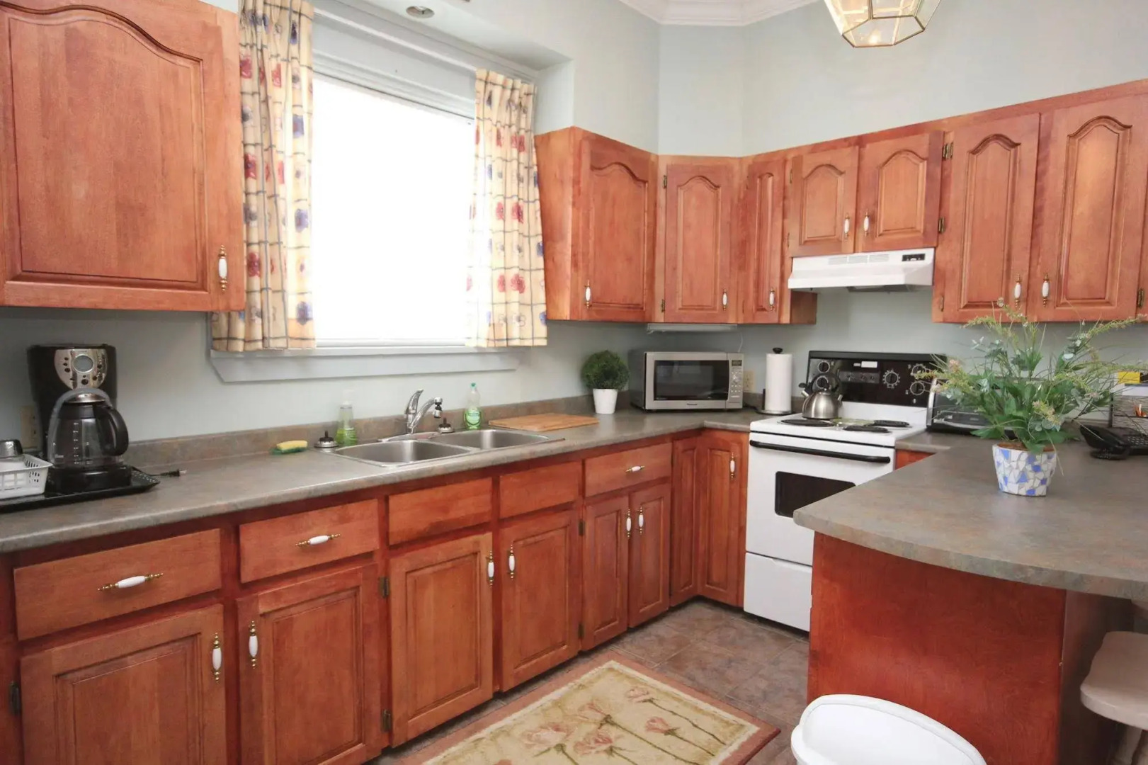 Saint Andrews Inn & Suites