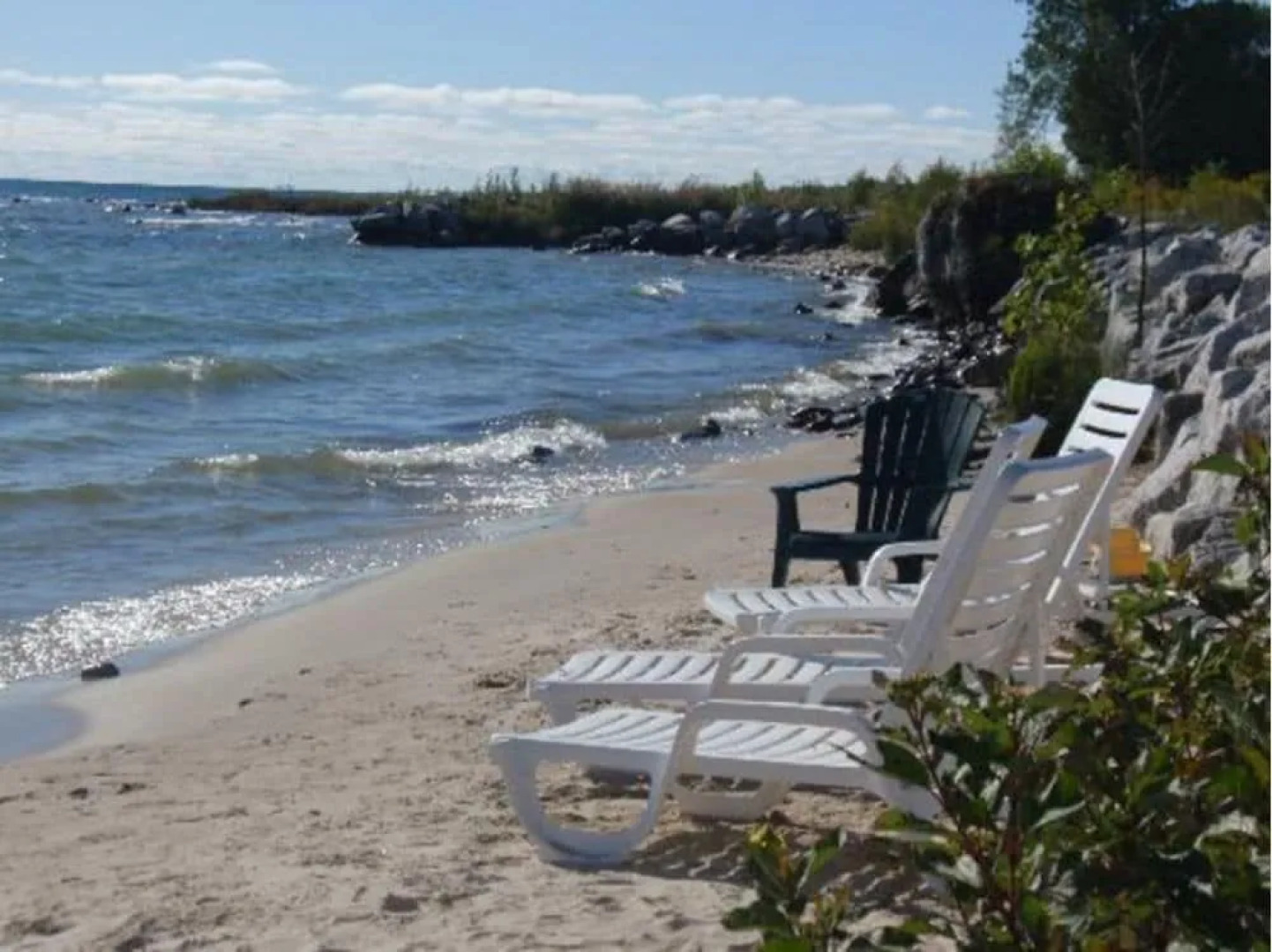 Bayview Lakefront Motel