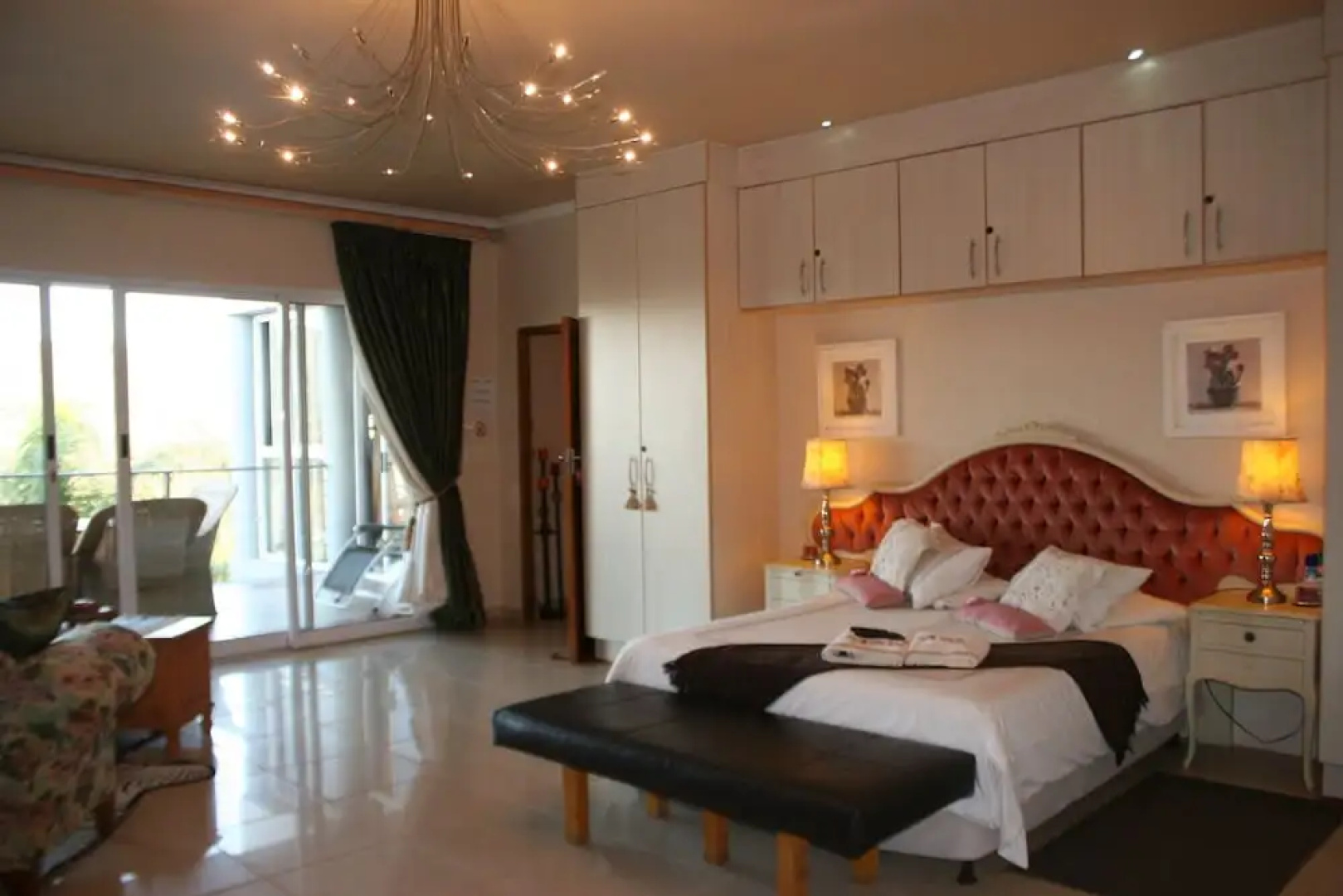 Villa Candilabra Guesthouse
