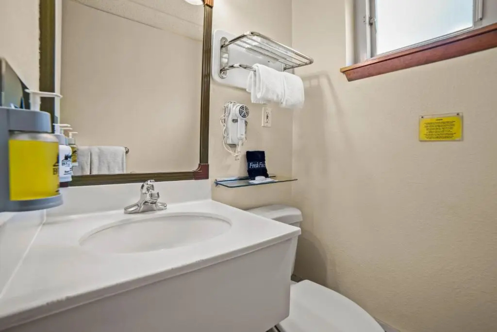 Box Canyon Lodge And Hot Springs